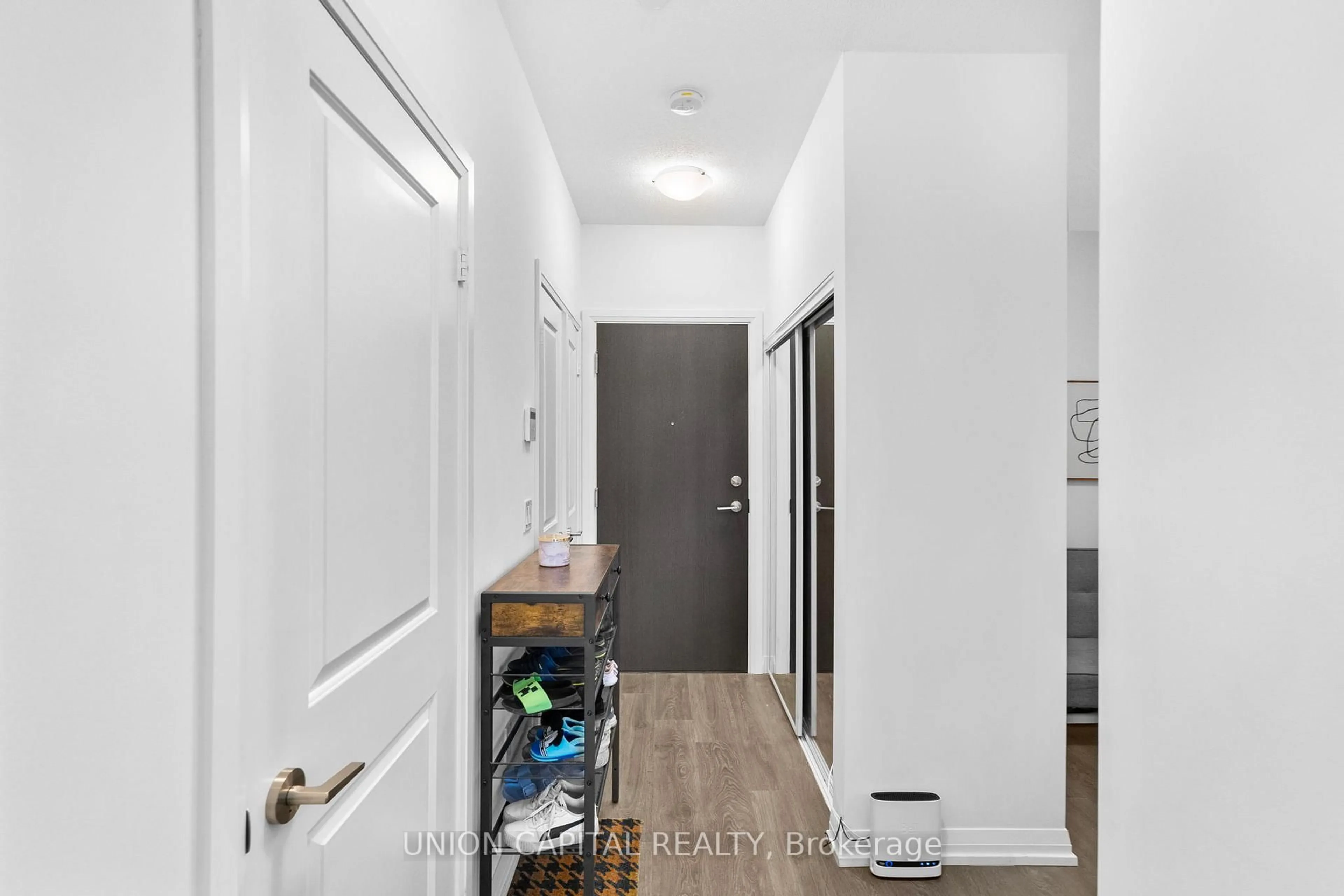 Indoor entryway for 50 Ann O'reilly Rd #310, Toronto Ontario M2J 0C9