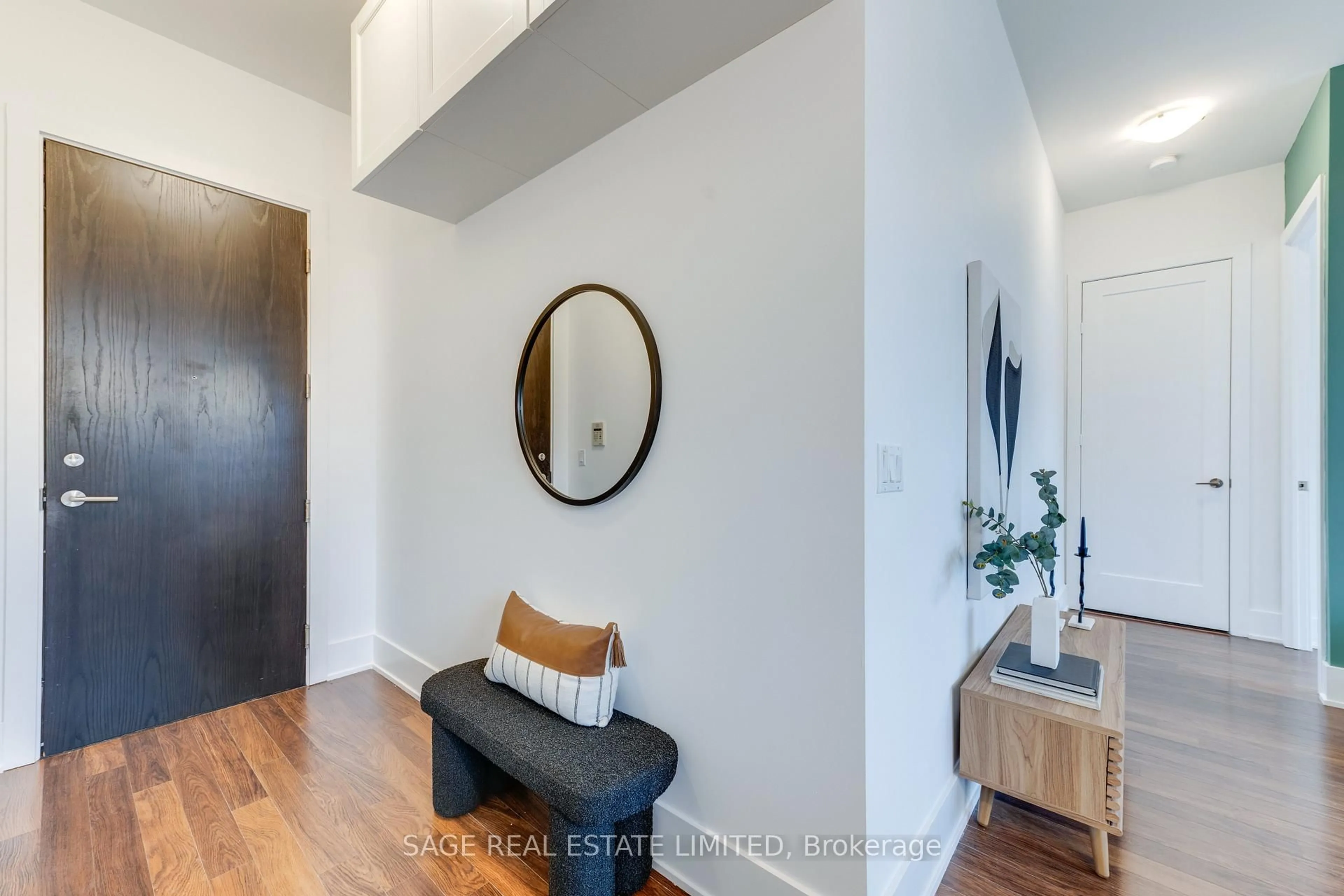Indoor entryway for 120 Homewood Ave #411, Toronto Ontario M4Y 2J3