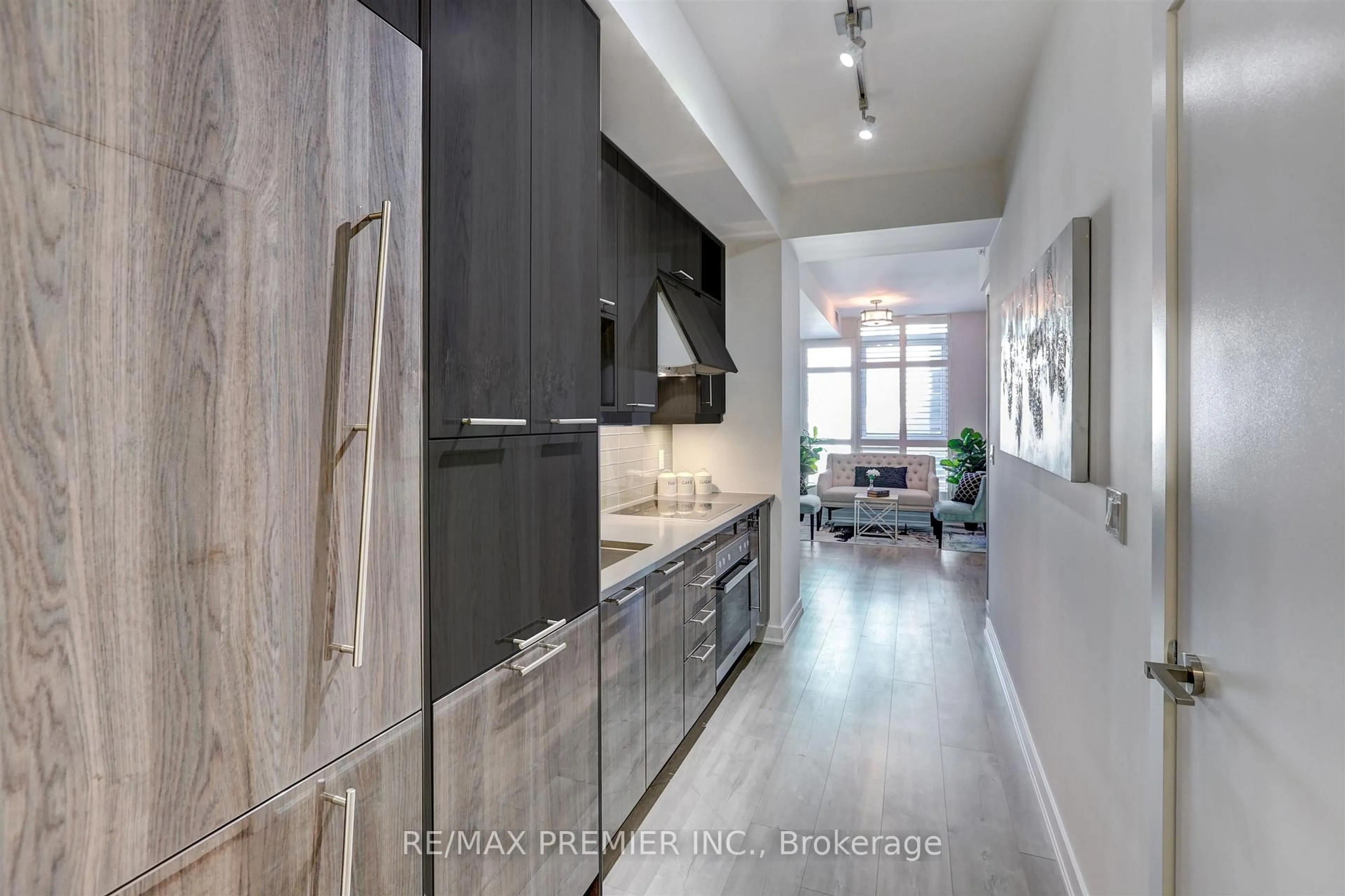 Contemporary kitchen, ceramic/tile floor for 199 Richmond St #403, Toronto Ontario M5V 0H4