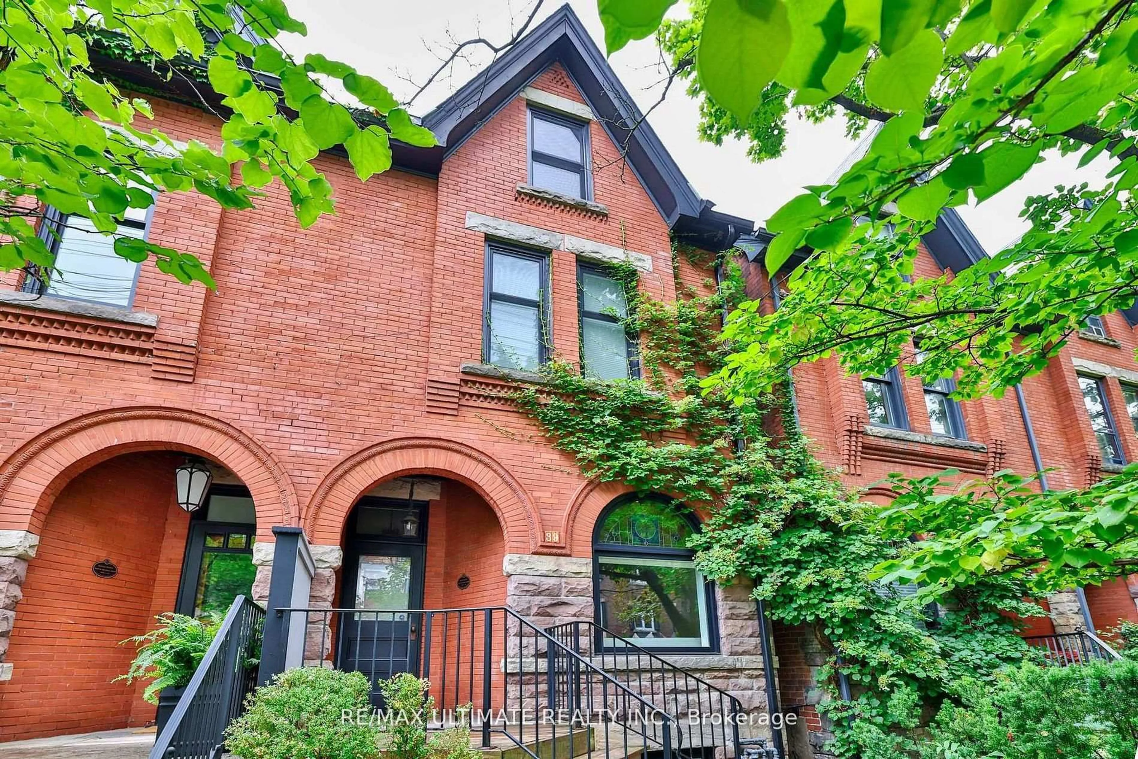 Home with brick exterior material, street for 39 Macpherson Ave, Toronto Ontario M5R 1W7