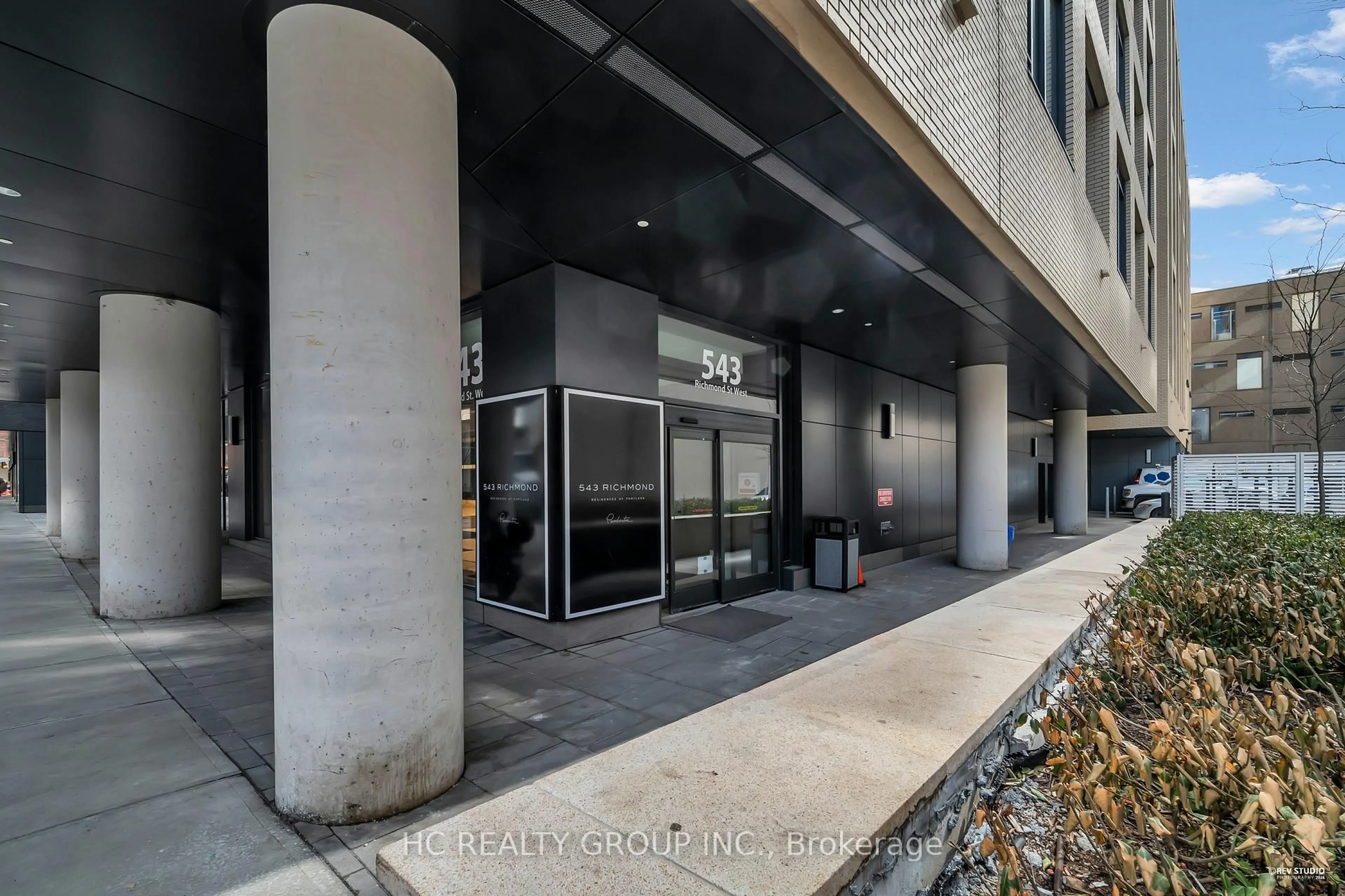 Indoor foyer for 543 Richmond St #823, Toronto Ontario M5V 0W9