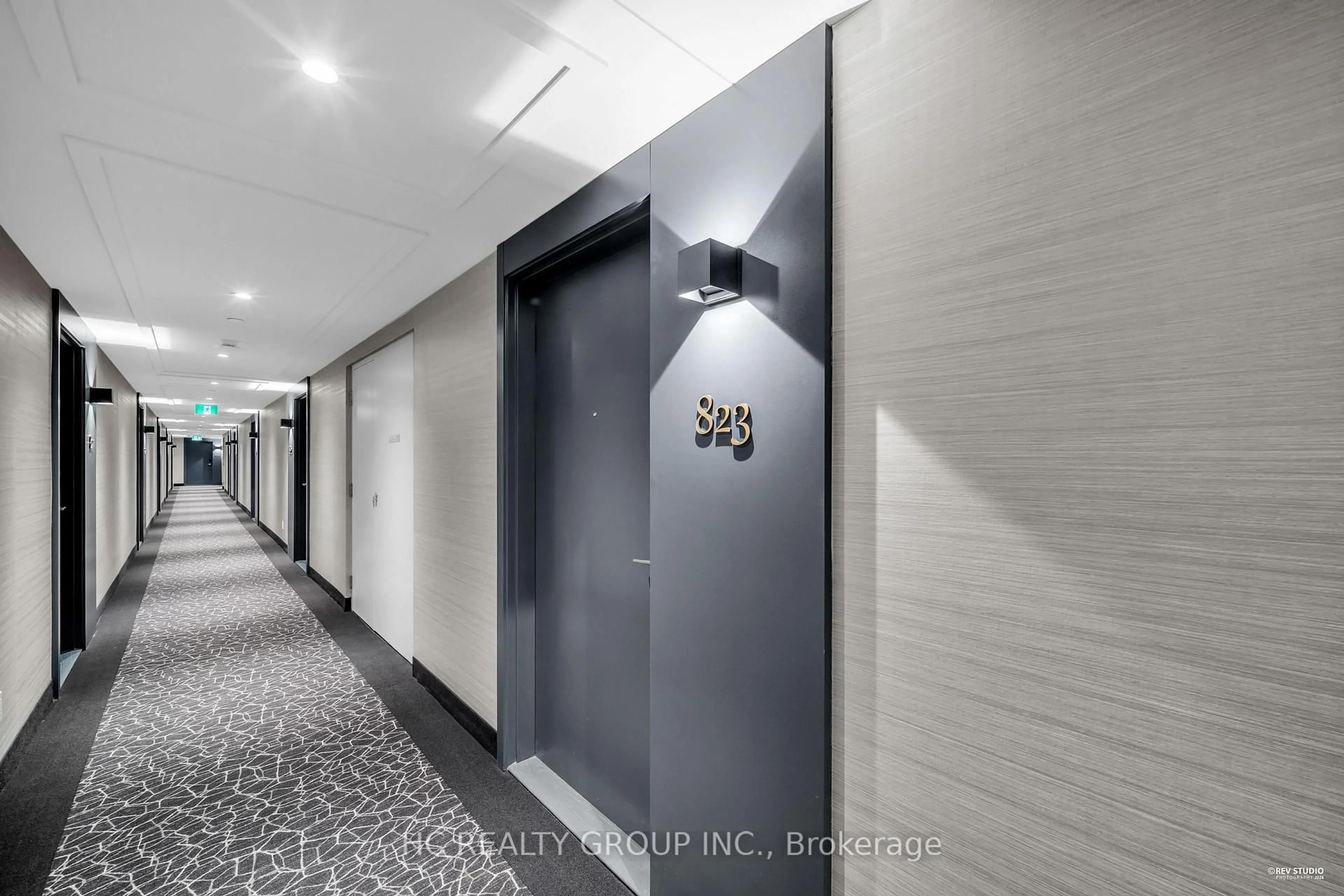 Indoor foyer for 543 Richmond St #823, Toronto Ontario M5V 0W9