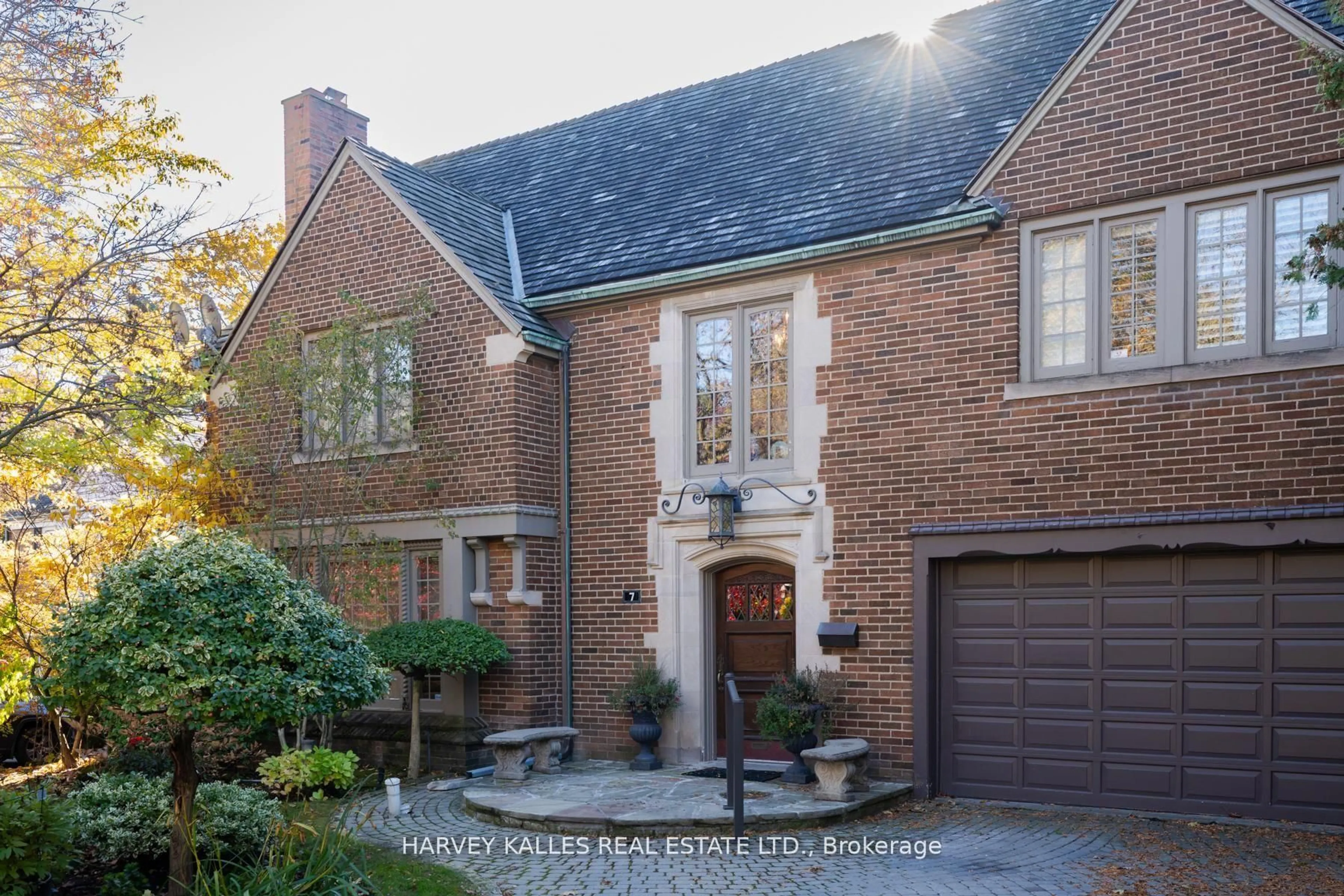 Home with brick exterior material, street for 7 Ridgewood Rd, Toronto Ontario M5P 1T4