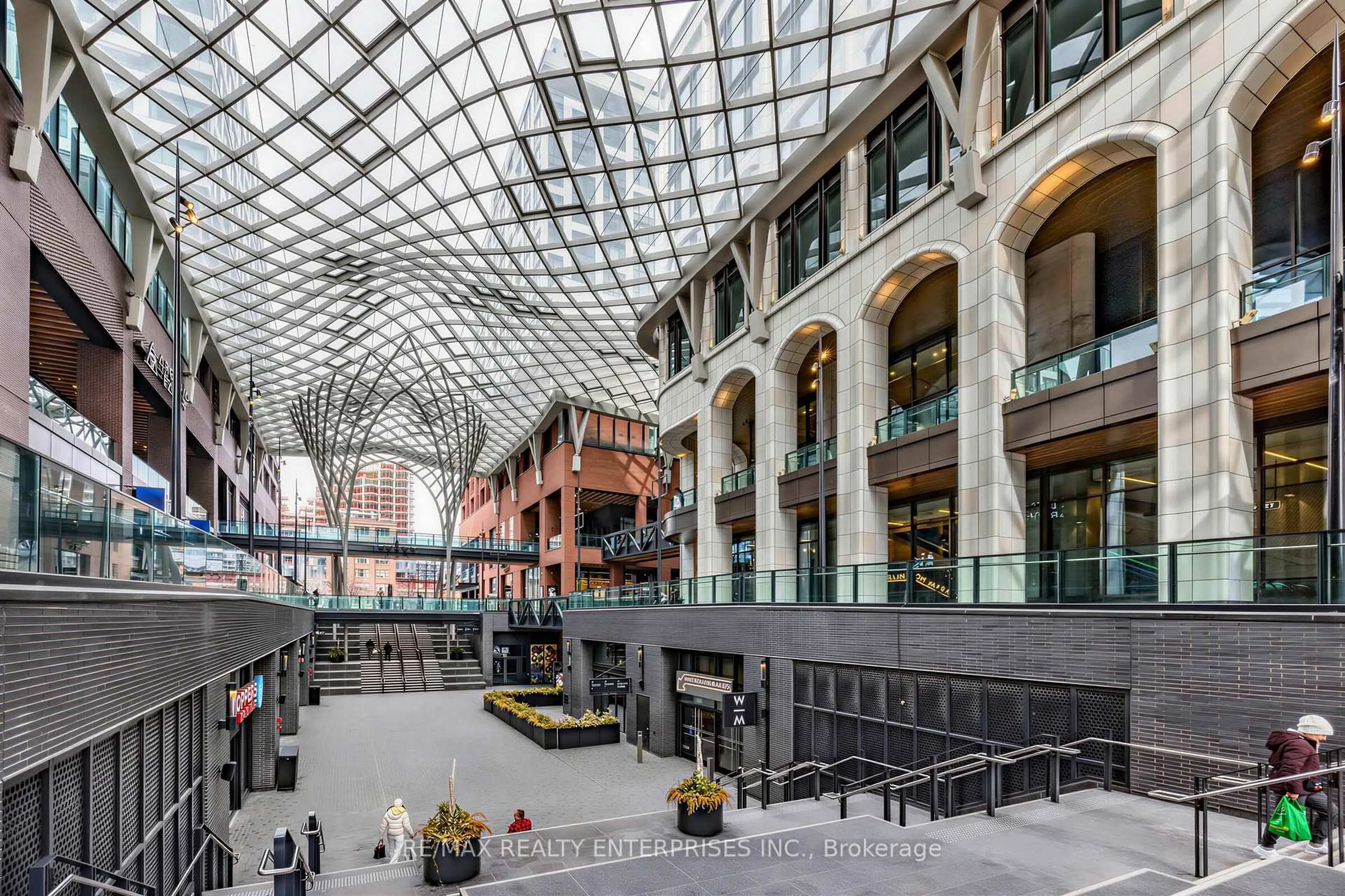 Indoor foyer for 470 Front St #2206, Toronto Ontario M5V 0V6