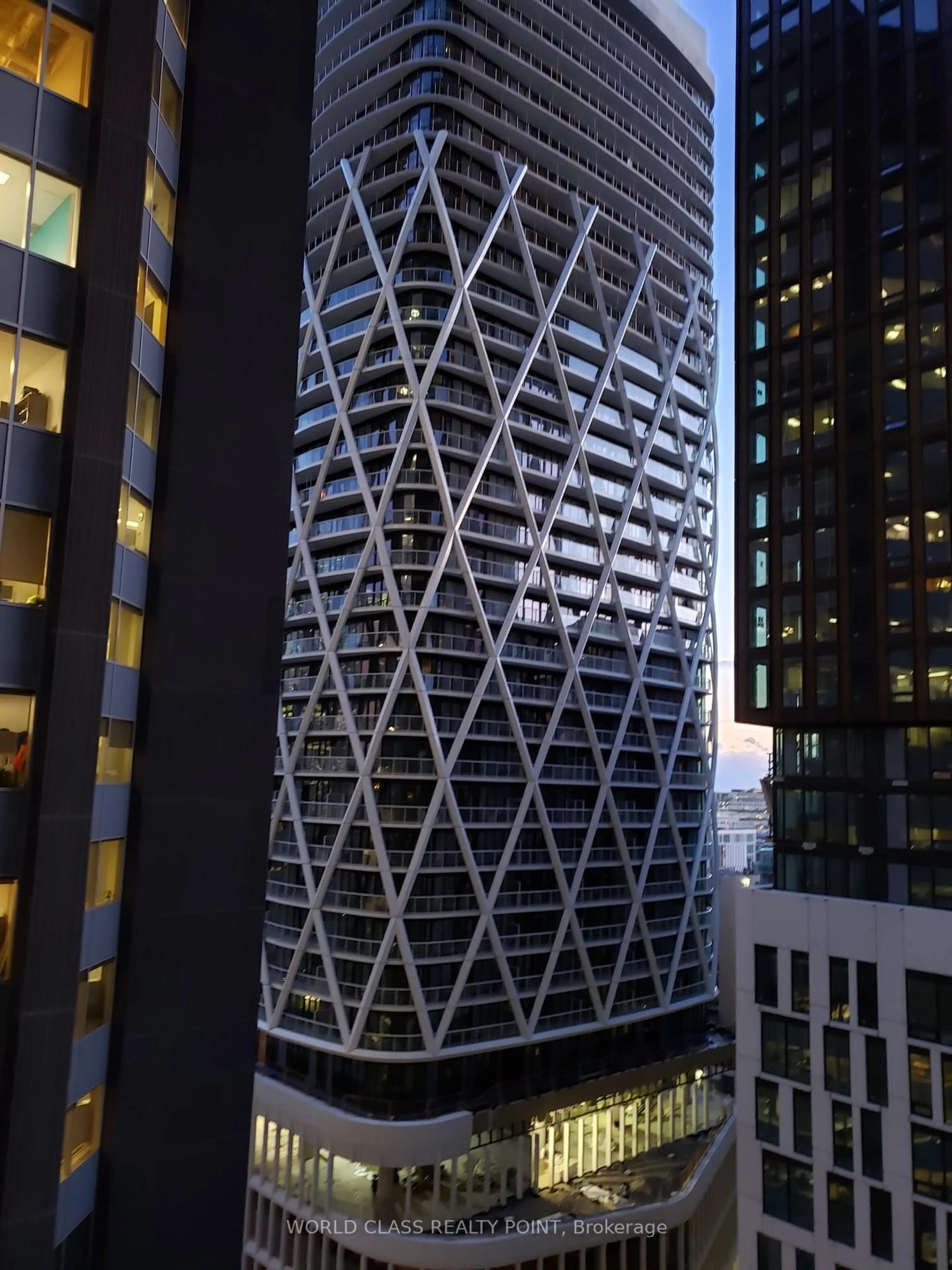 Indoor foyer for 426 University Ave #1506, Toronto Ontario M5G 1S9