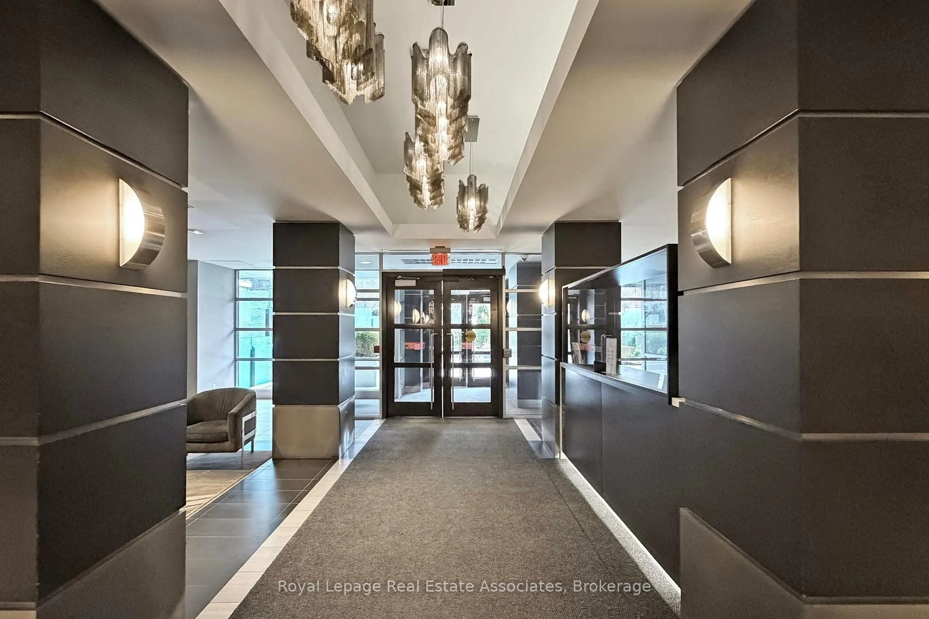 Lobby for 399 Adelaide St #814, Toronto Ontario M5V 1S1