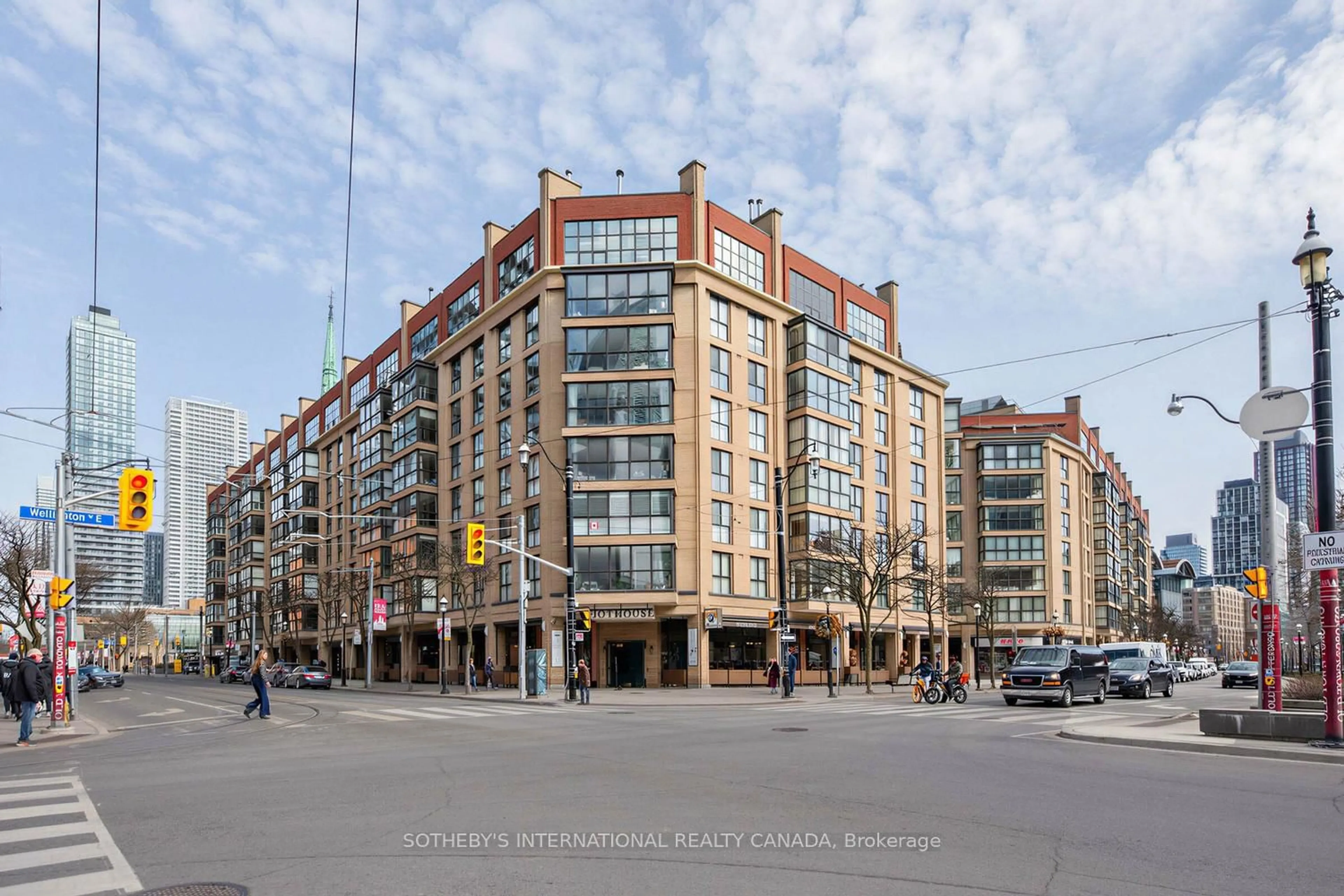 Unknown for 35 Church St #202, Toronto Ontario M5E 1T3