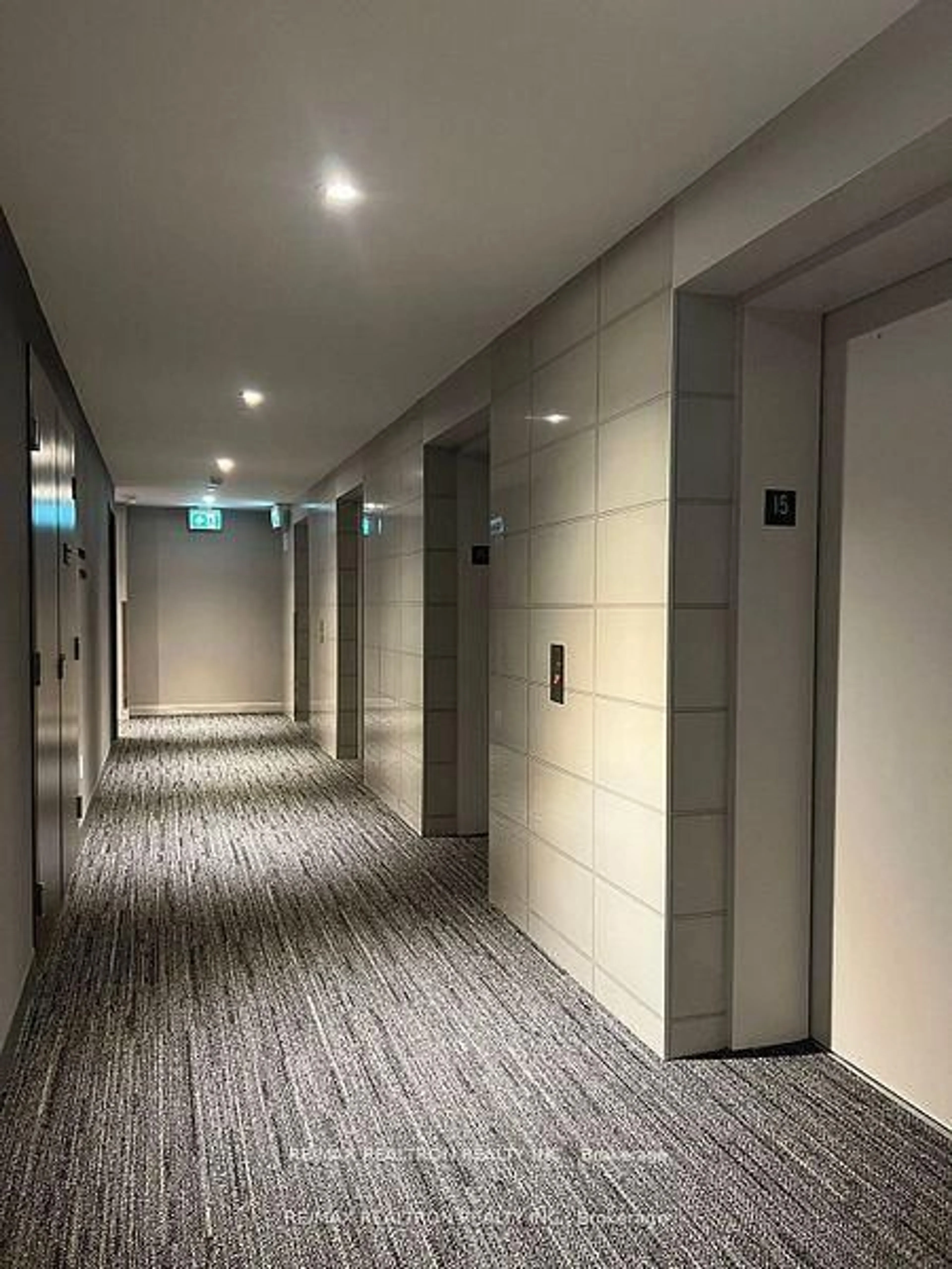 Indoor foyer for 357 King St #1504, Toronto Ontario M5V 0S7