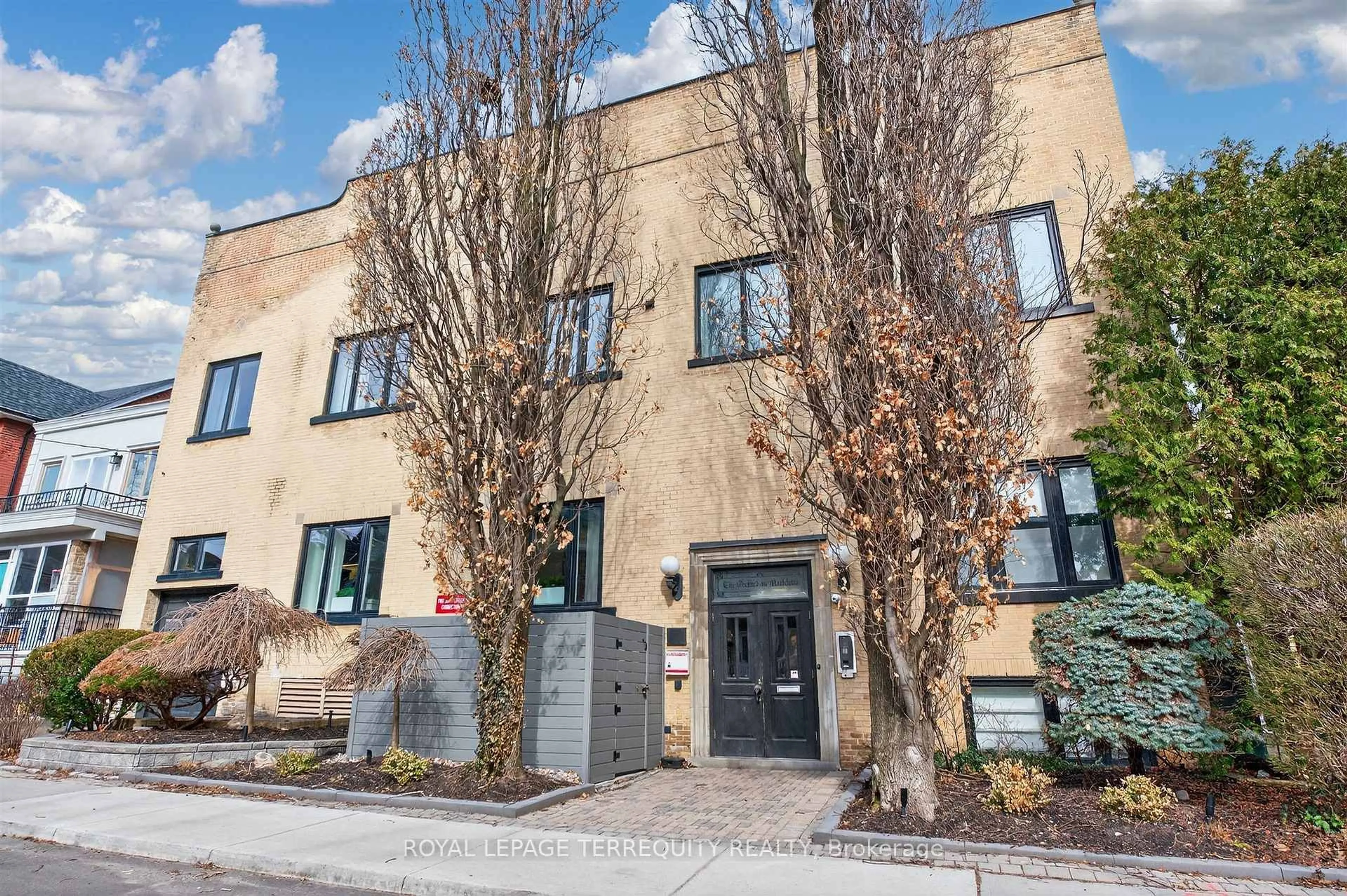 Unknown for 75 Markham St #1, Toronto Ontario M6J 2G4