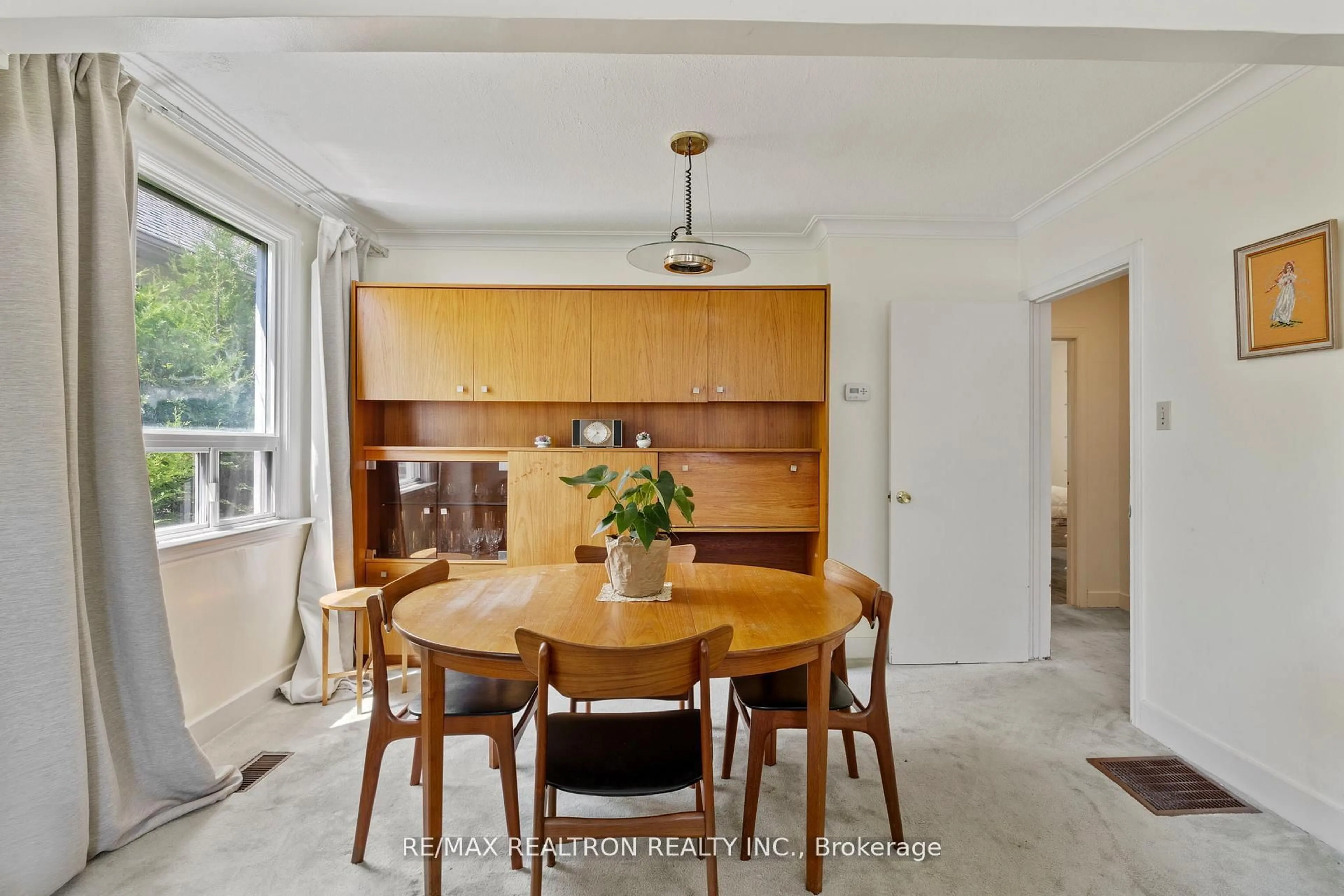 Dining room, ceramic/tile floor for 598 Coldstream Ave, Toronto Ontario M6B 2L2