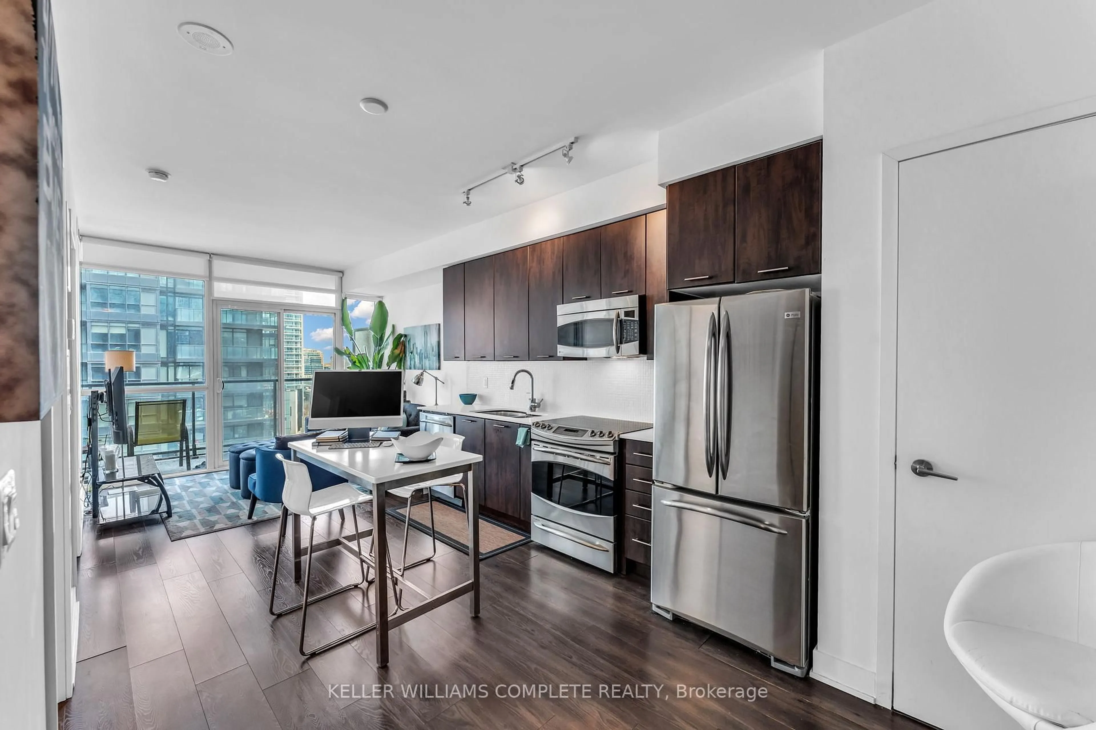 Open concept kitchen, unknown for 169 Fort York Blvd #1008, Toronto Ontario M5V 0C8