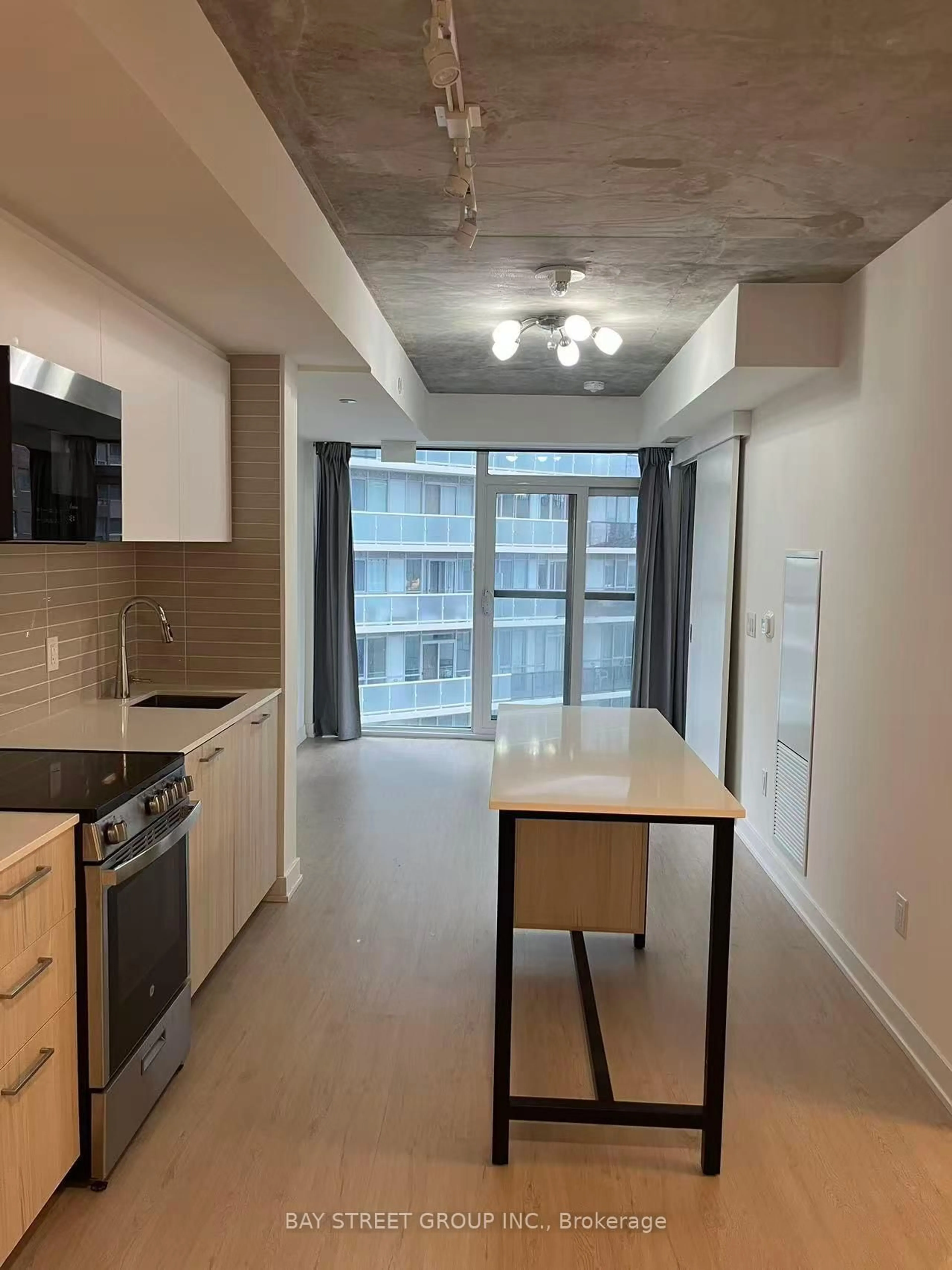 Standard kitchen, unknown for 65 Mutual St #1108, Toronto Ontario M5B 0E5