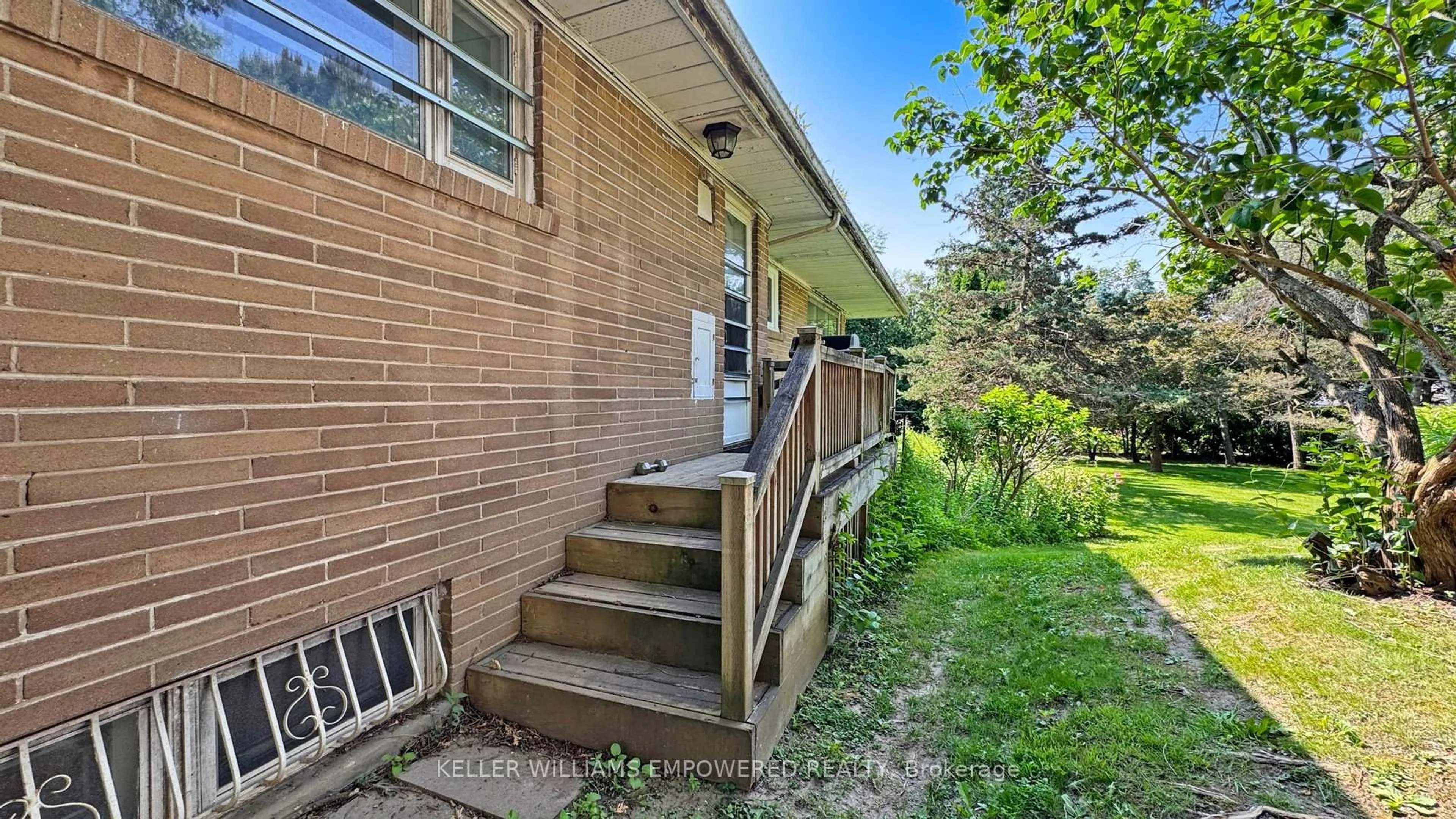 Unknown for 117 Arjay Cres, Toronto Ontario M2L 1C6