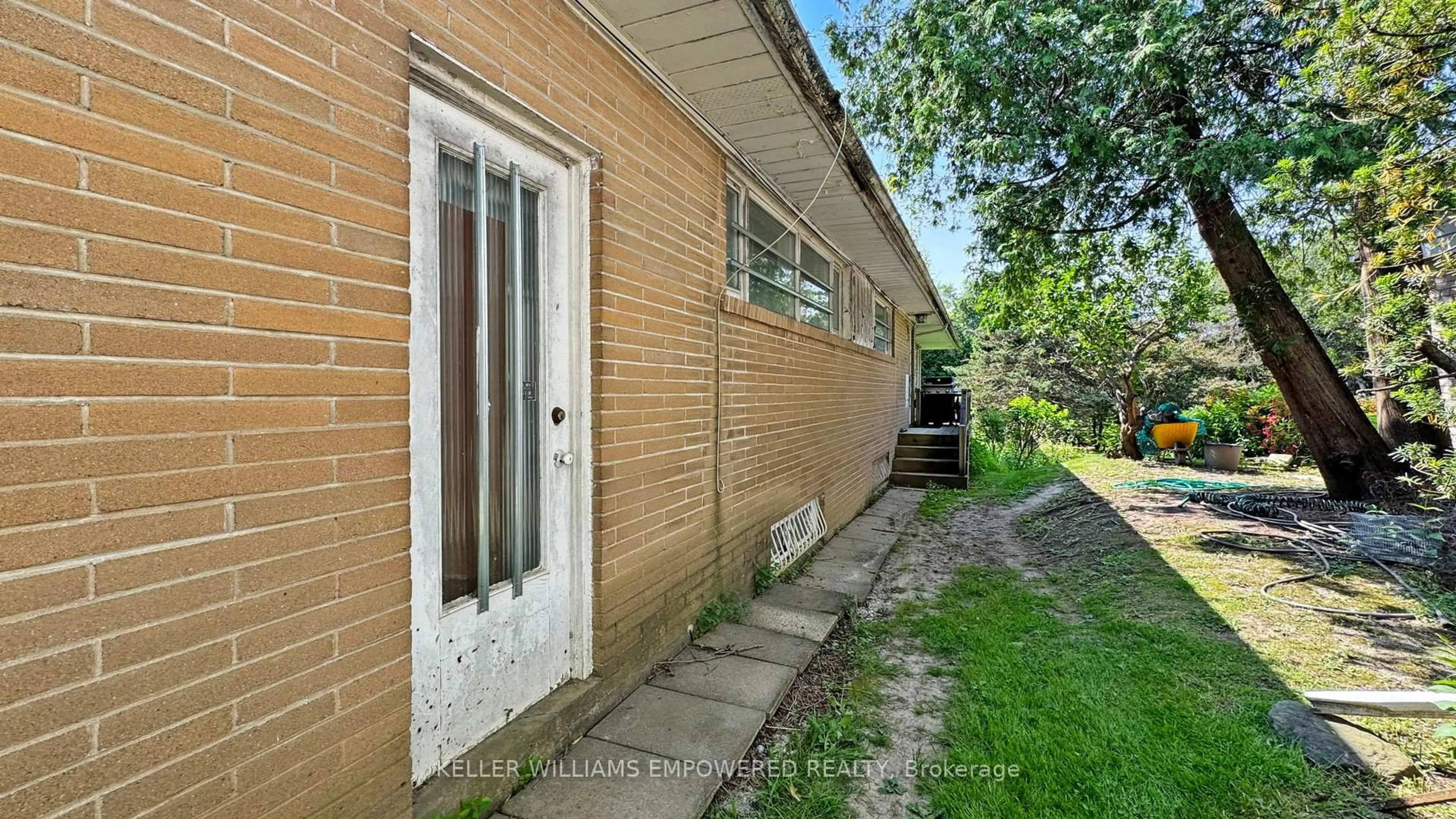 Unknown for 117 Arjay Cres, Toronto Ontario M2L 1C6