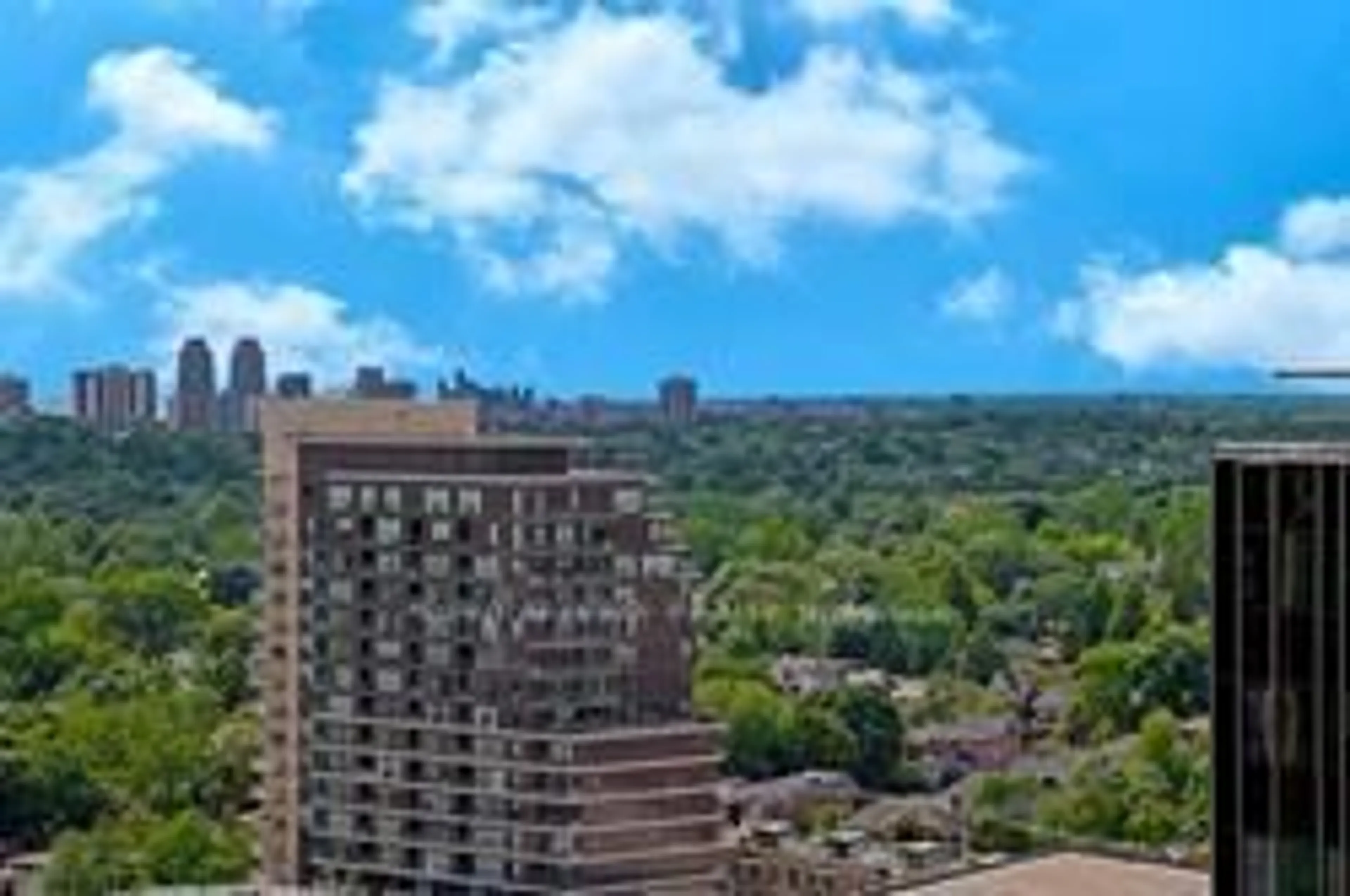 Unknown for 2221 Yonge St #1706, Toronto Ontario M4S 2B4