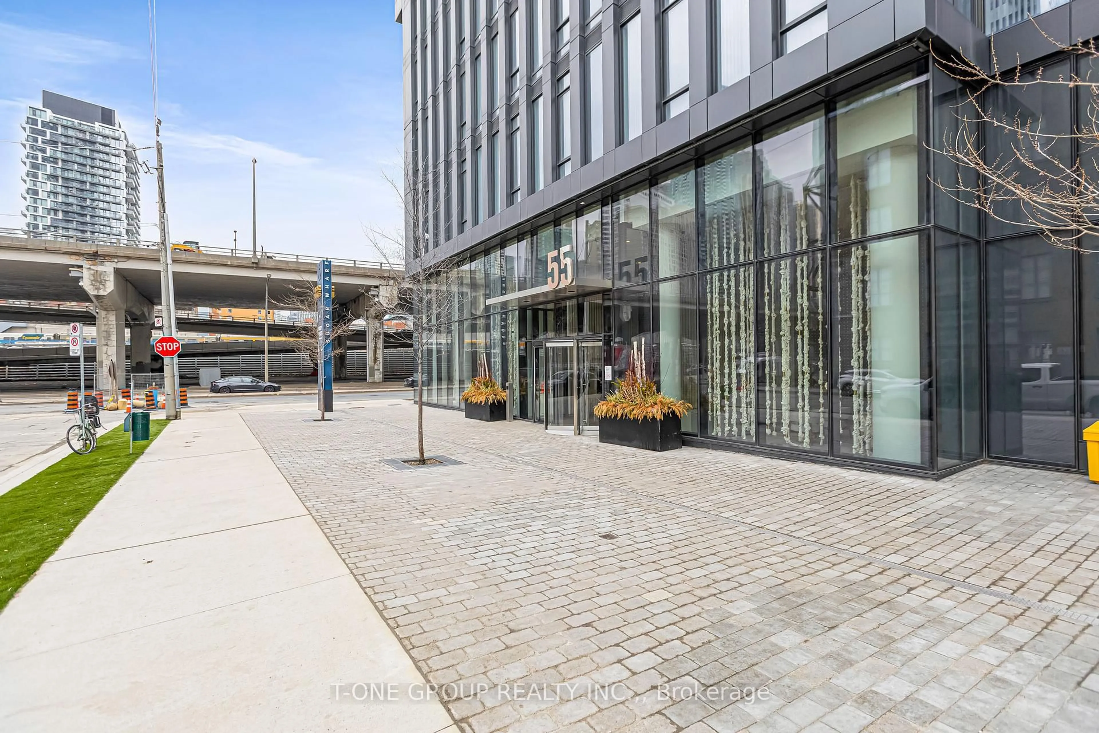 Indoor foyer for 55 Cooper St #3616, Toronto Ontario M5E 0G1