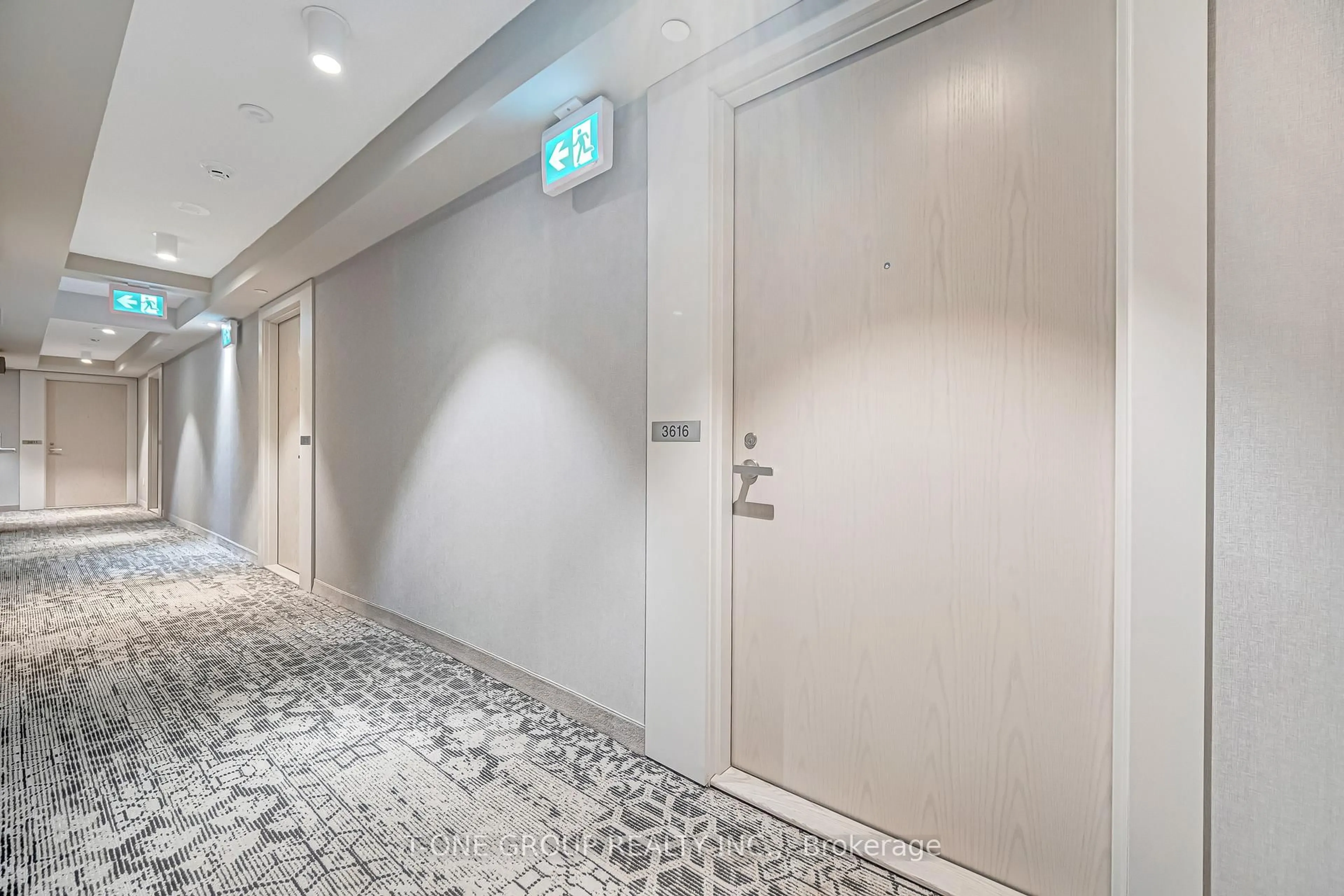 Indoor foyer for 55 Cooper St #3616, Toronto Ontario M5E 0G1