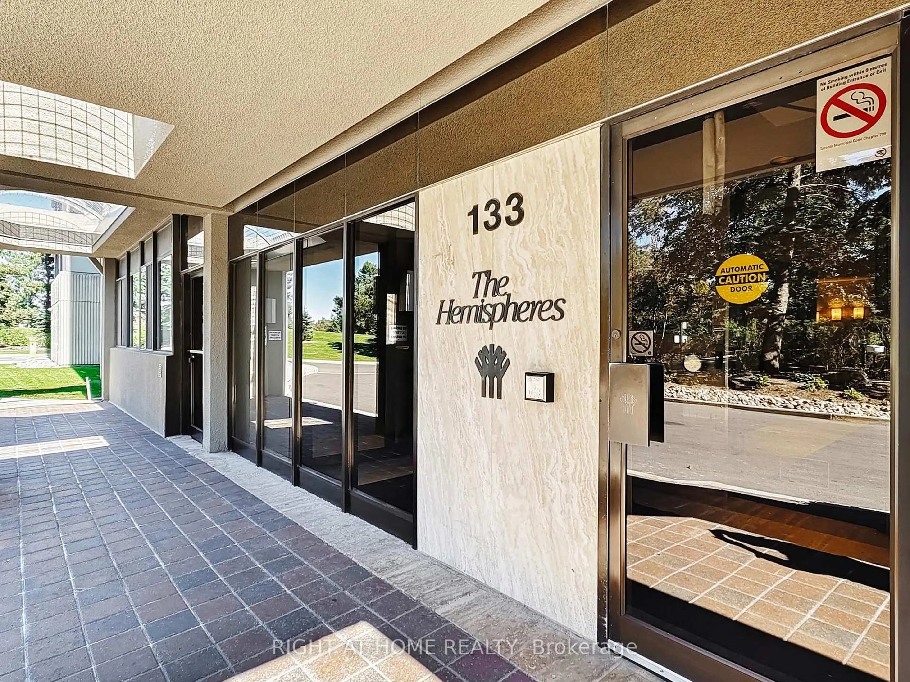 Indoor foyer for 133 Torresdale Ave #1602, Toronto Ontario M2R 3T2