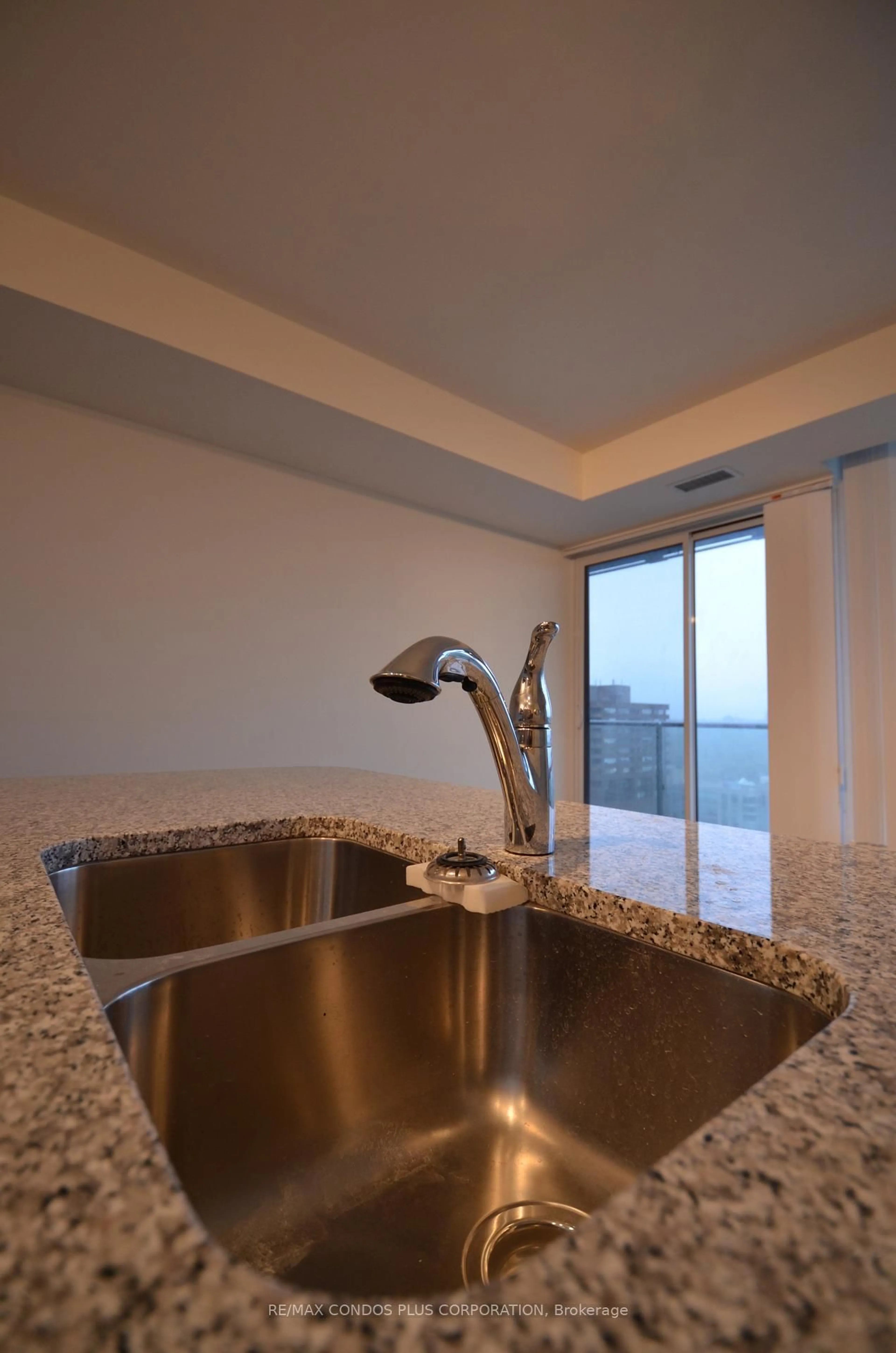 Unknown for 825 Church St #2303, Toronto Ontario M4W 3Z4