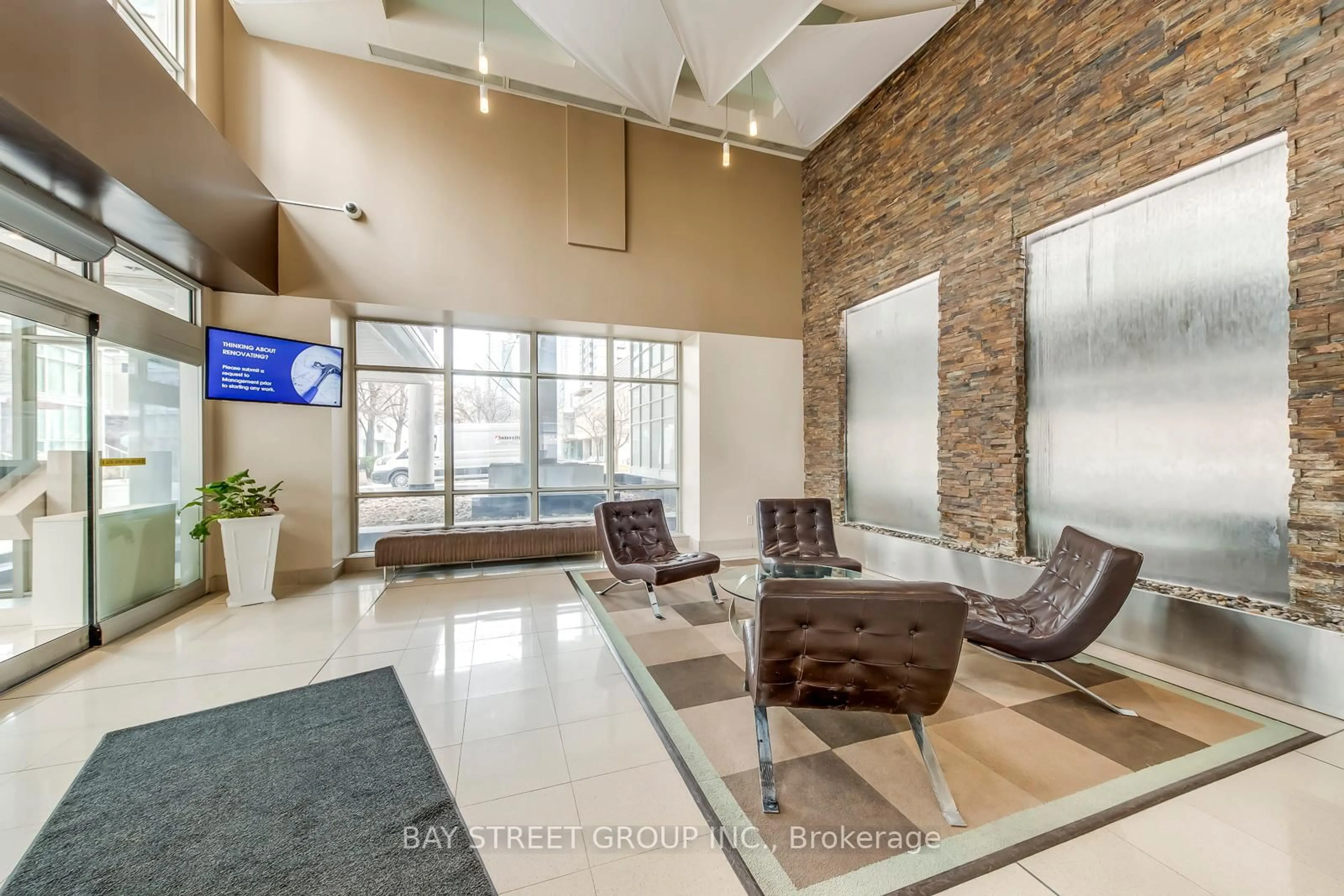 Indoor foyer for 35 Mariner Terr #3912, Toronto Ontario M5V 3V9