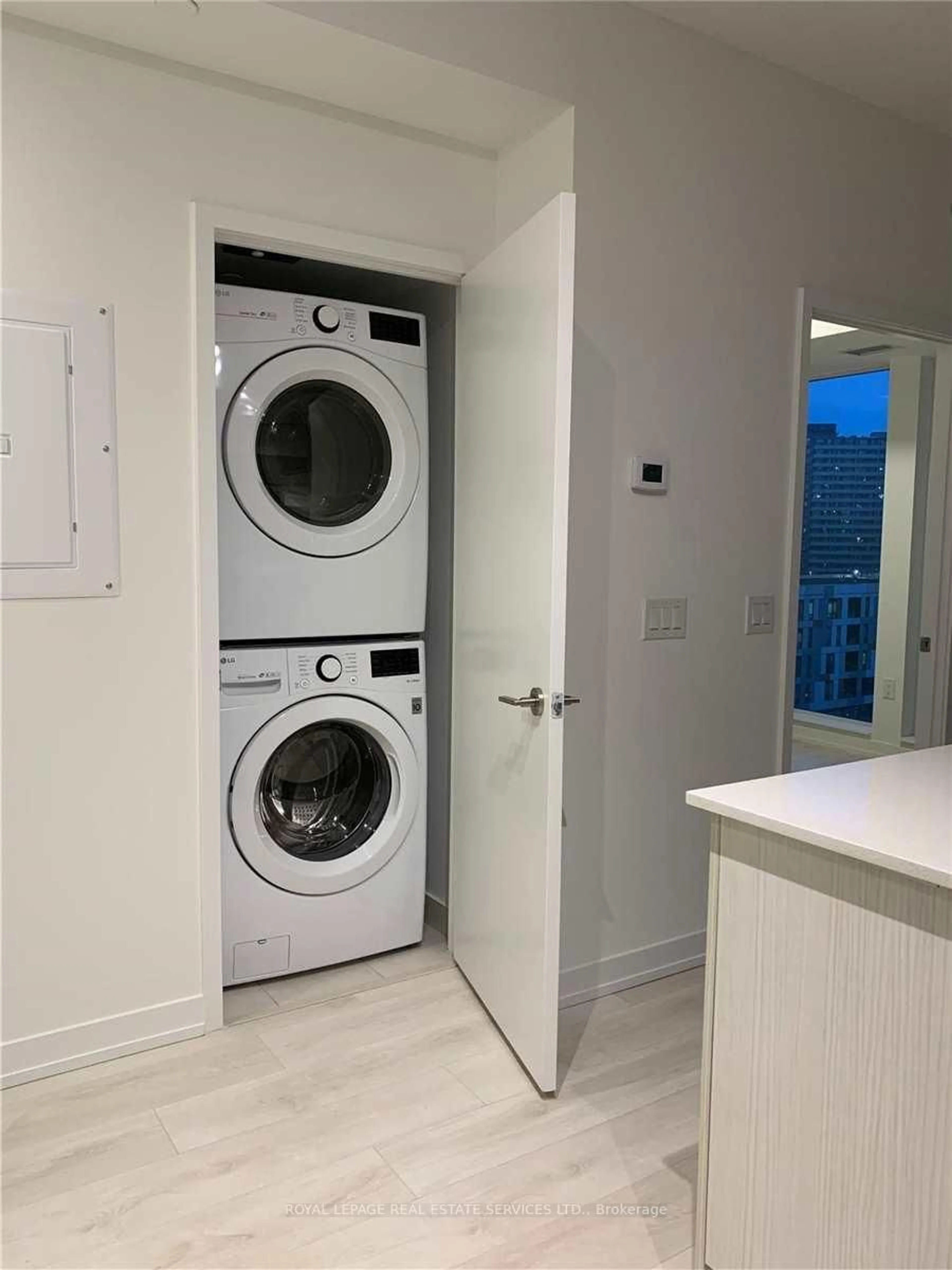 Laundry room for 225 Sumach St #912, Toronto Ontario M5A 0P8