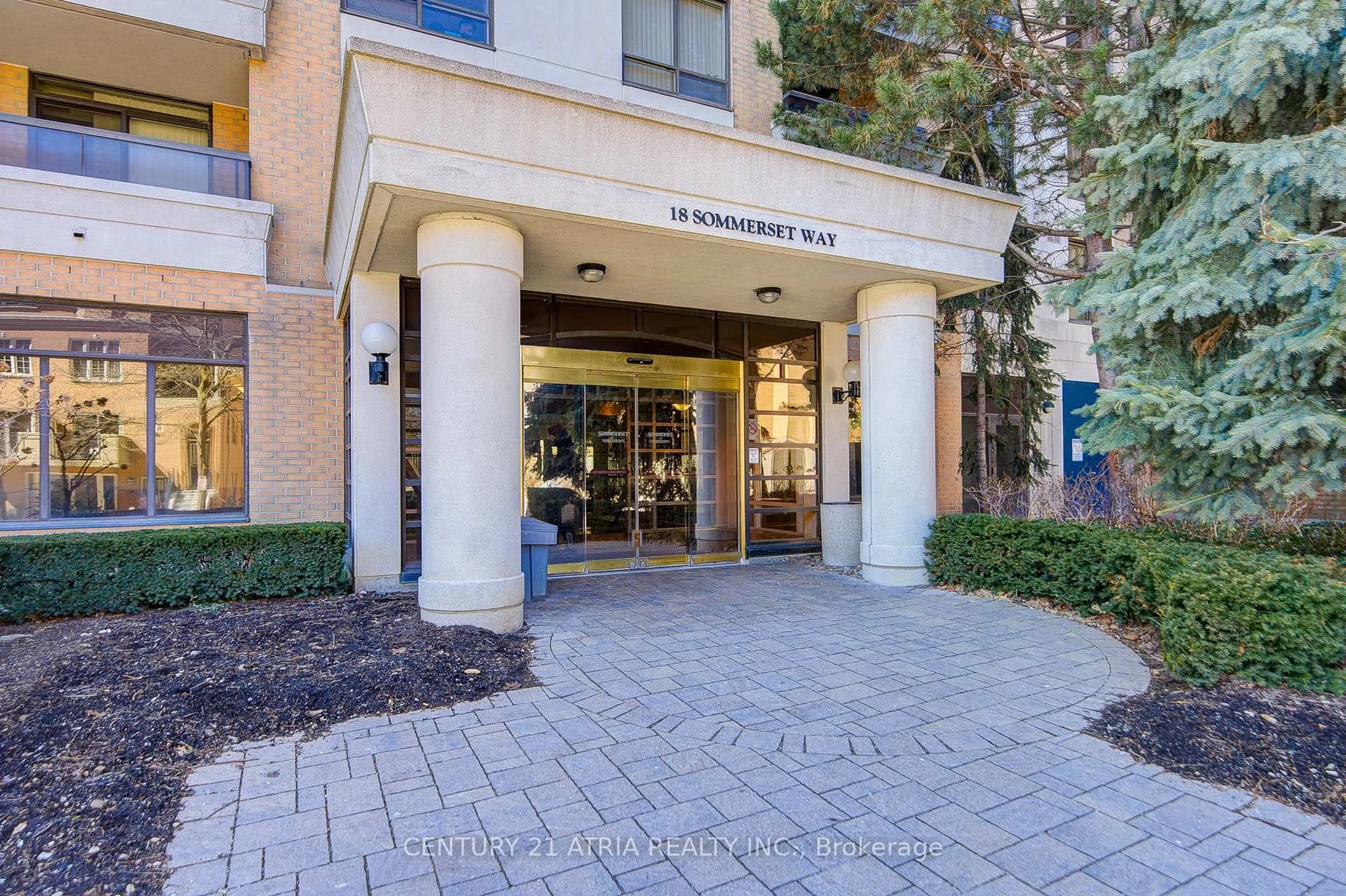 Indoor foyer for 18 Sommerset Way #1609, Toronto Ontario M2N 6X5