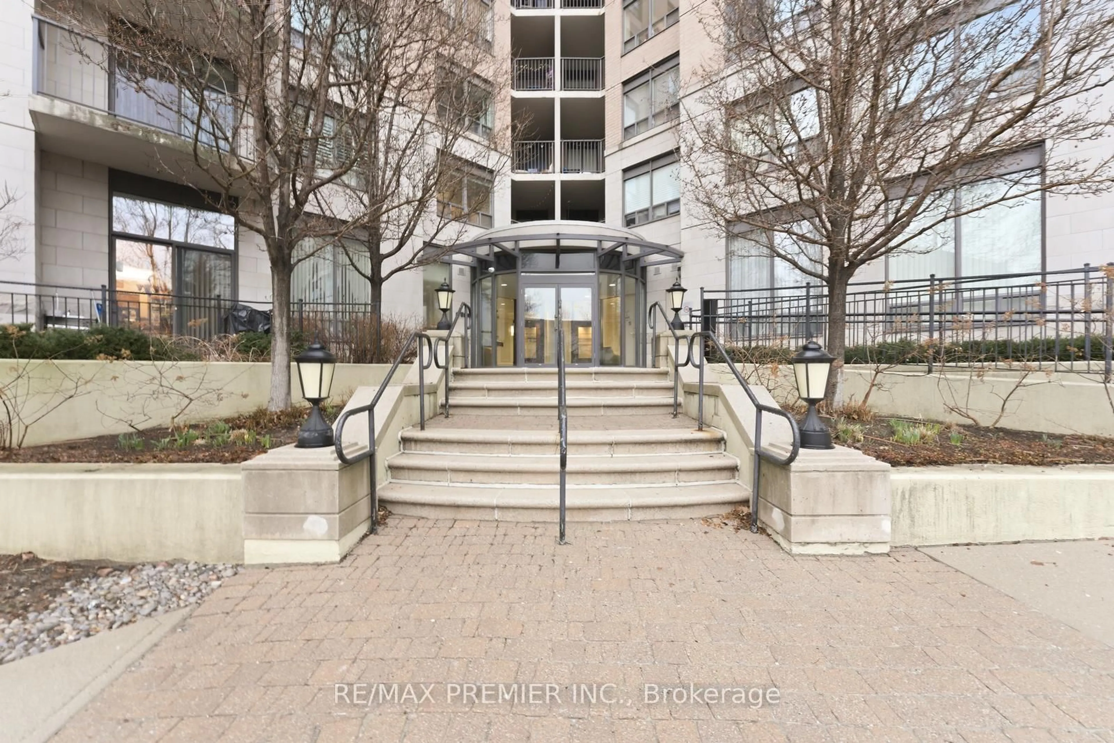 Indoor foyer for 16 Dallimore Circ #PH20, Toronto Ontario M3C 4C4