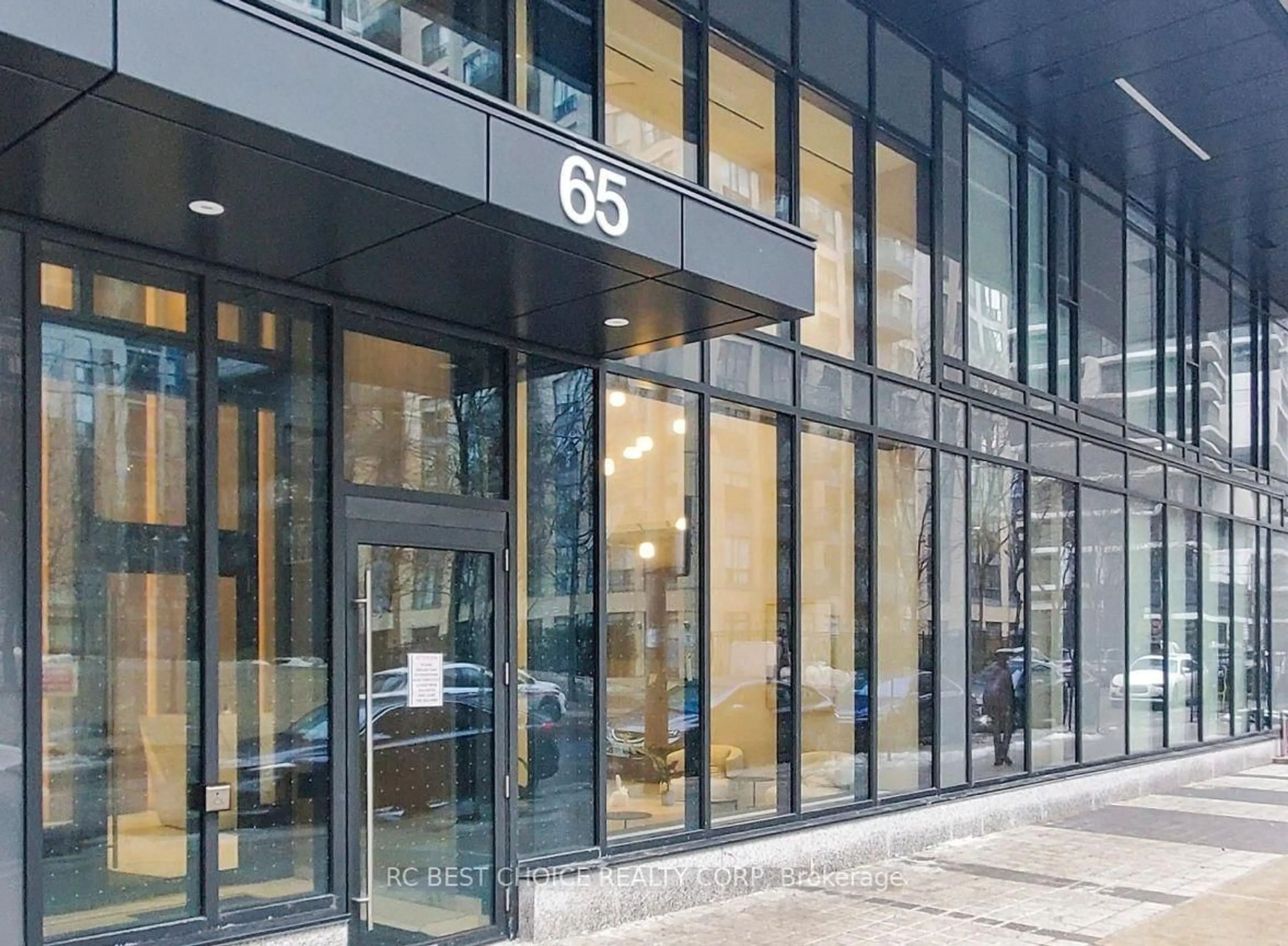 Indoor foyer for 65 Mutual St #1003, Toronto Ontario M5B 0E5