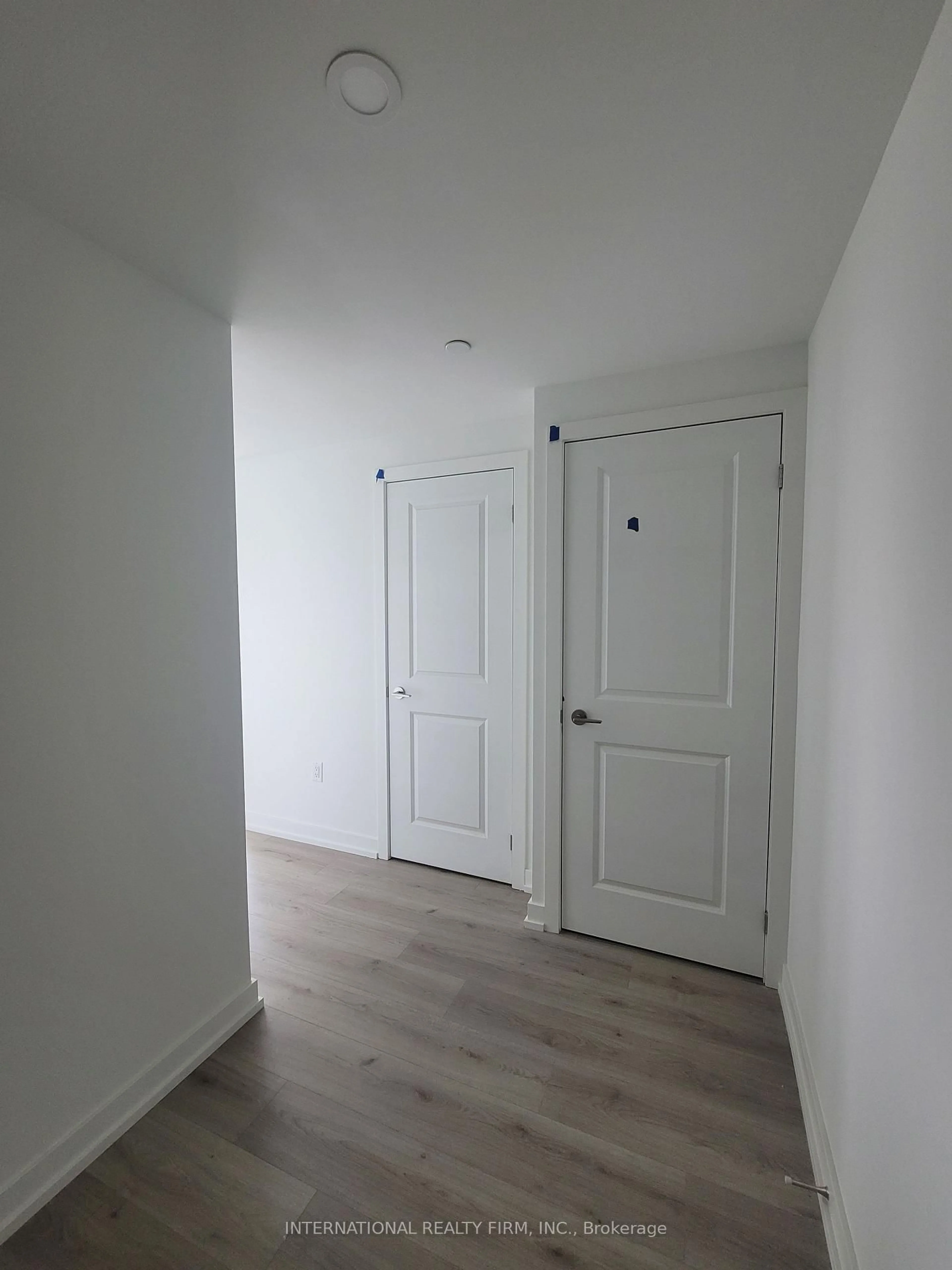 A pic of a room for 395 Bloor St #4602, Toronto Ontario M4W 1H7