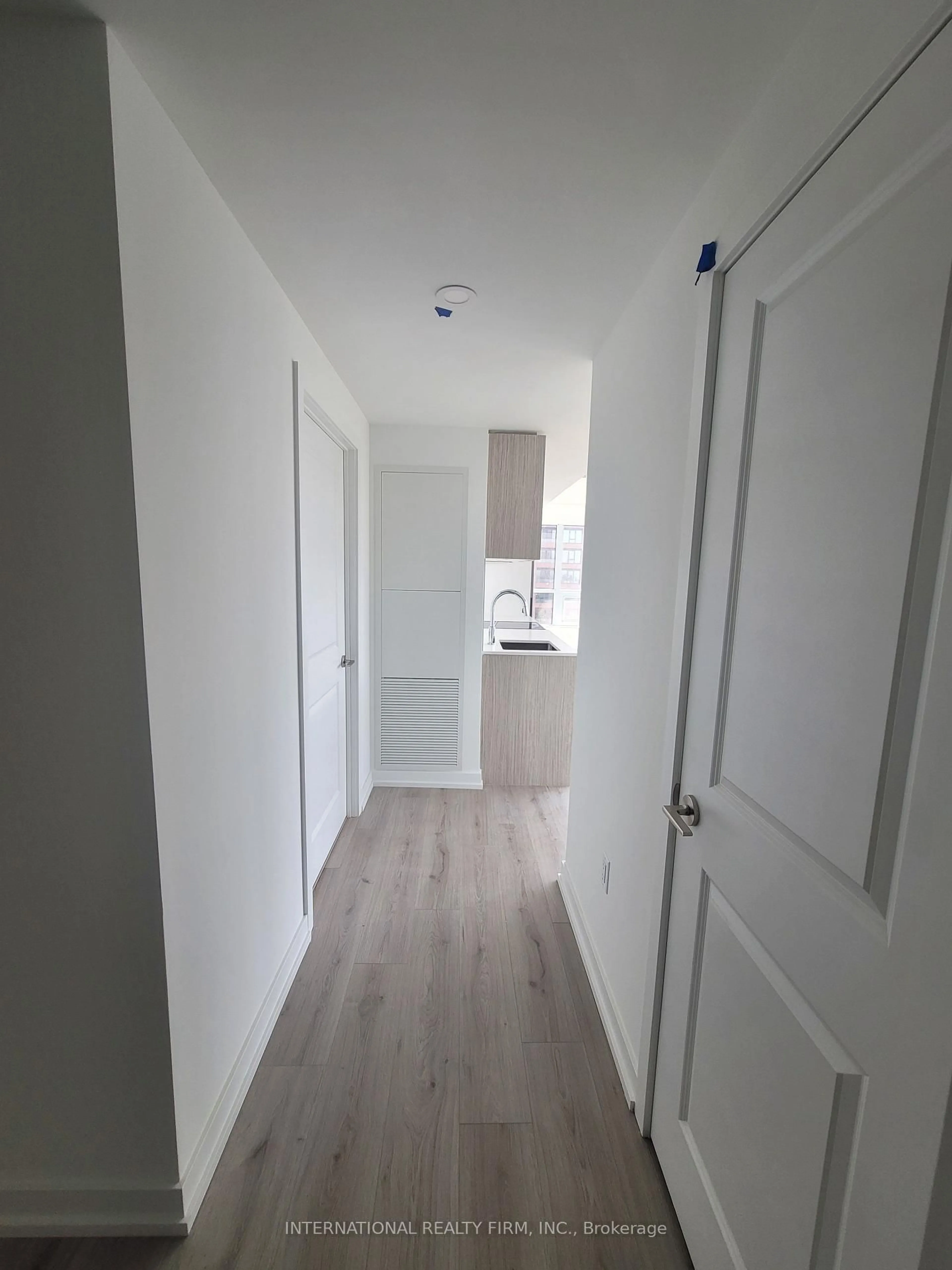 A pic of a room for 395 Bloor St #4602, Toronto Ontario M4W 1H7