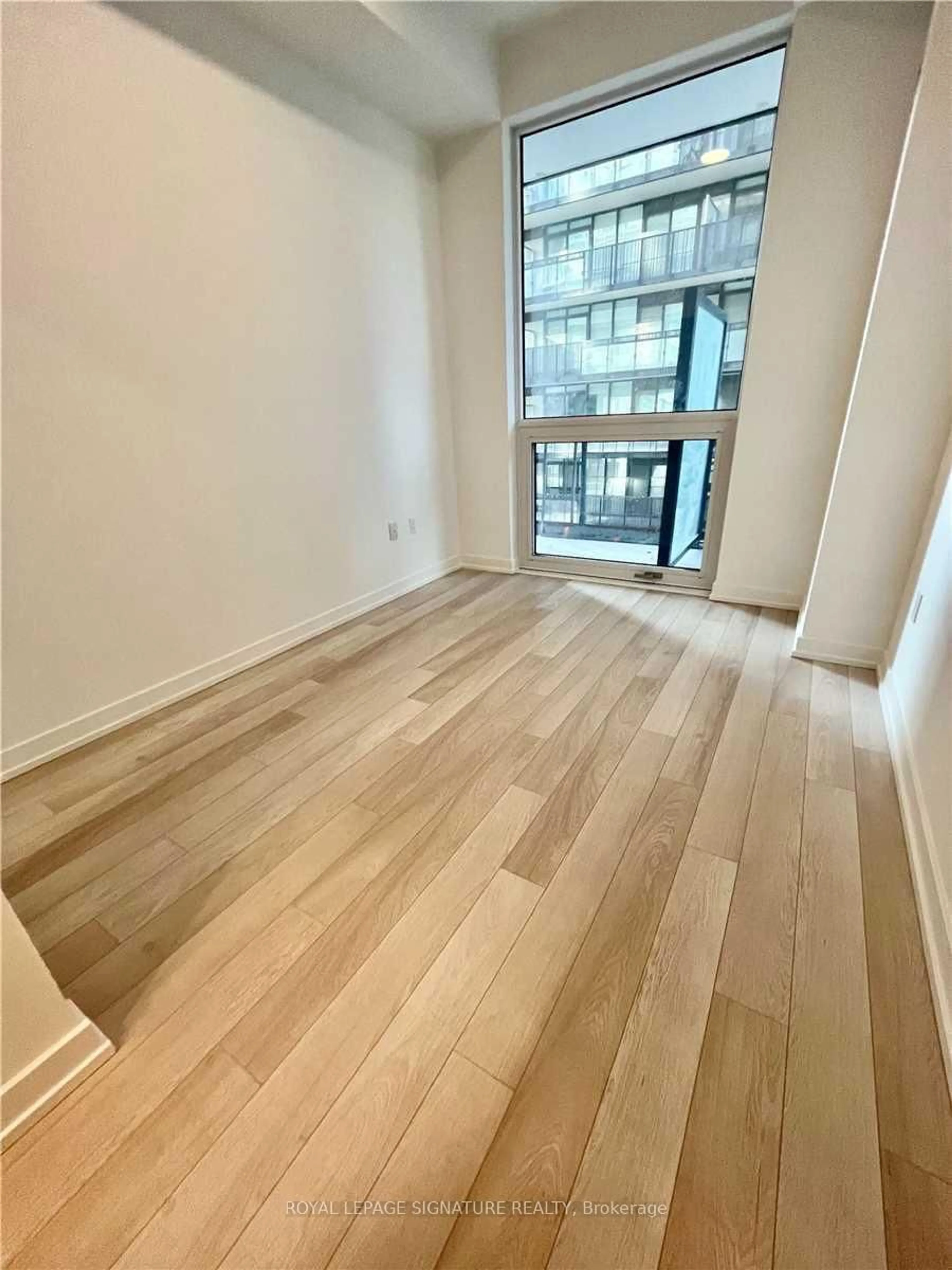 A pic of a room for 39 Roehampton Ave #308, Toronto Ontario M4P 0G1