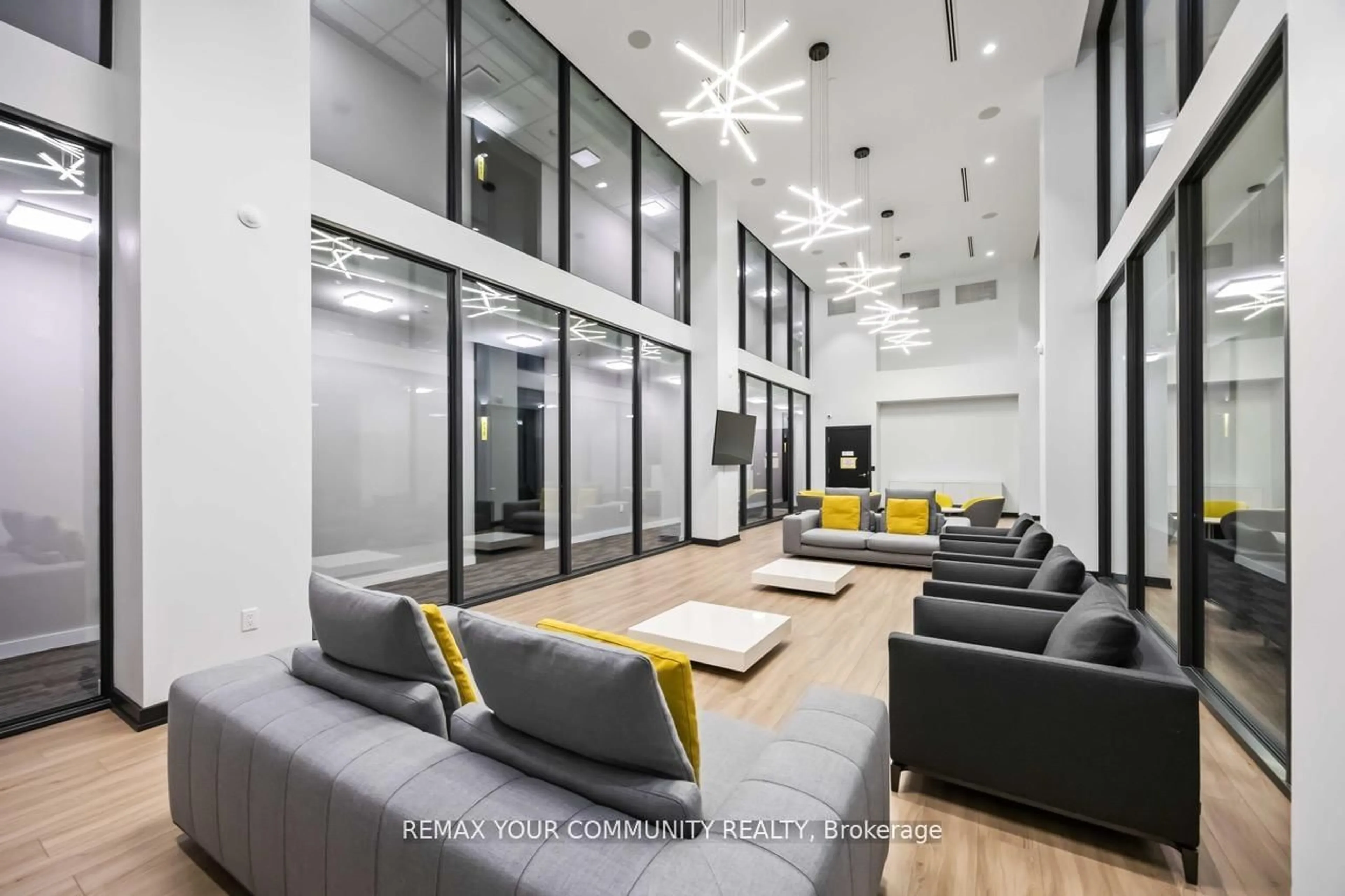 Indoor foyer for 158 Front St #608, Toronto Ontario M5A 0K9