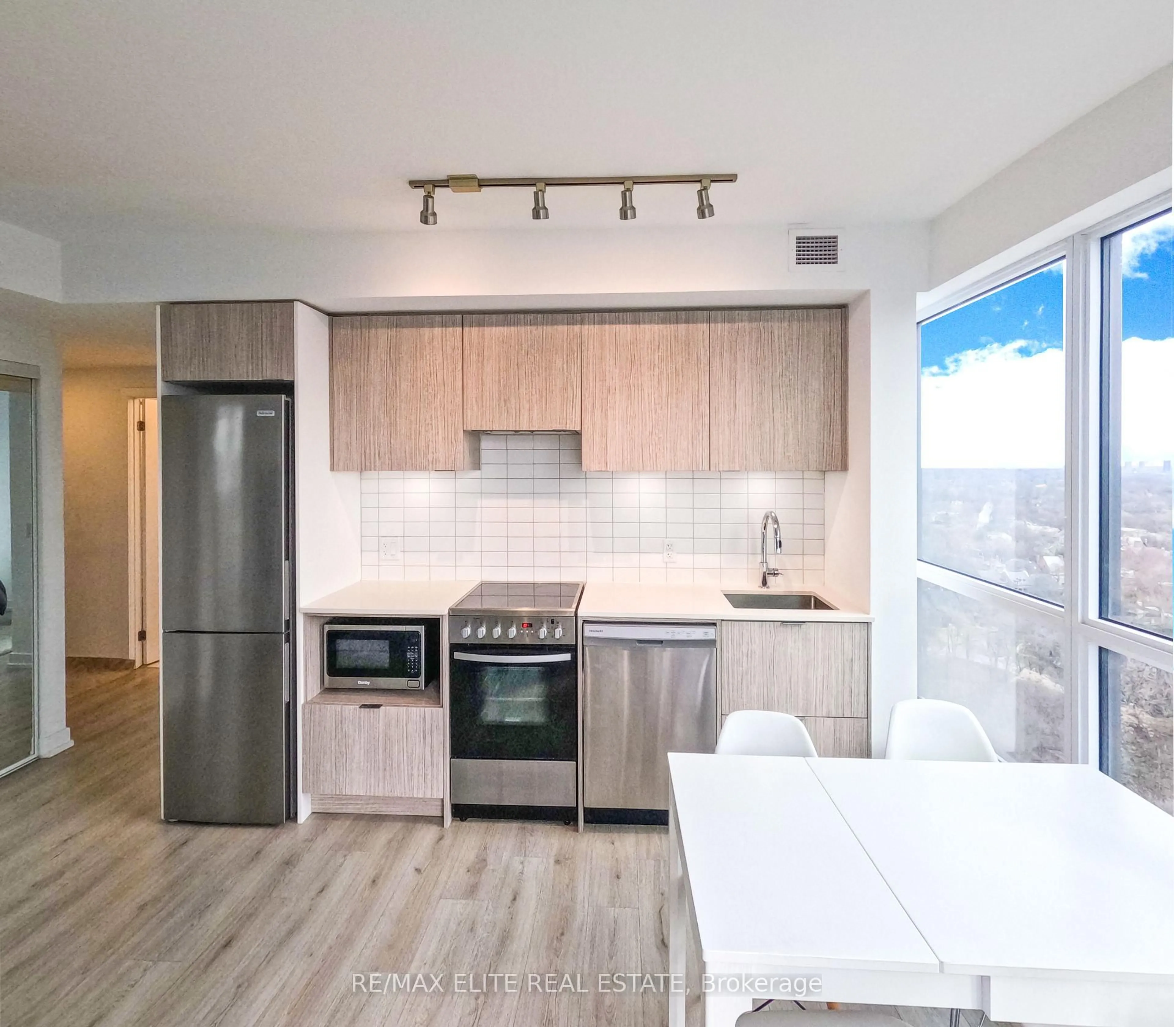 Open concept kitchen, unknown for 395 Bloor St #1711, Toronto Ontario M4W 0B4