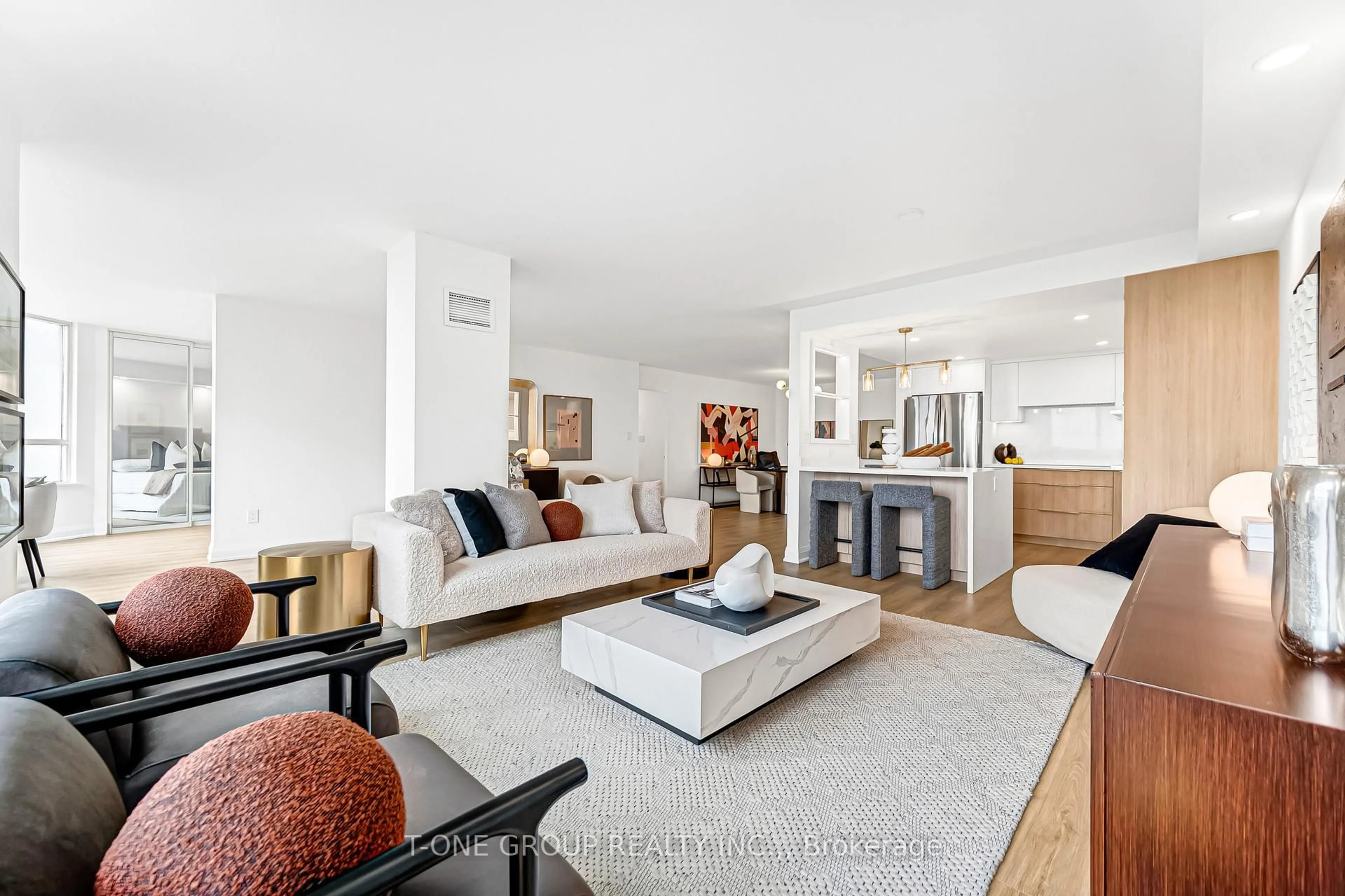 Living room with furniture, unknown for 5444 Yonge St #904, Toronto Ontario M2N 6J4