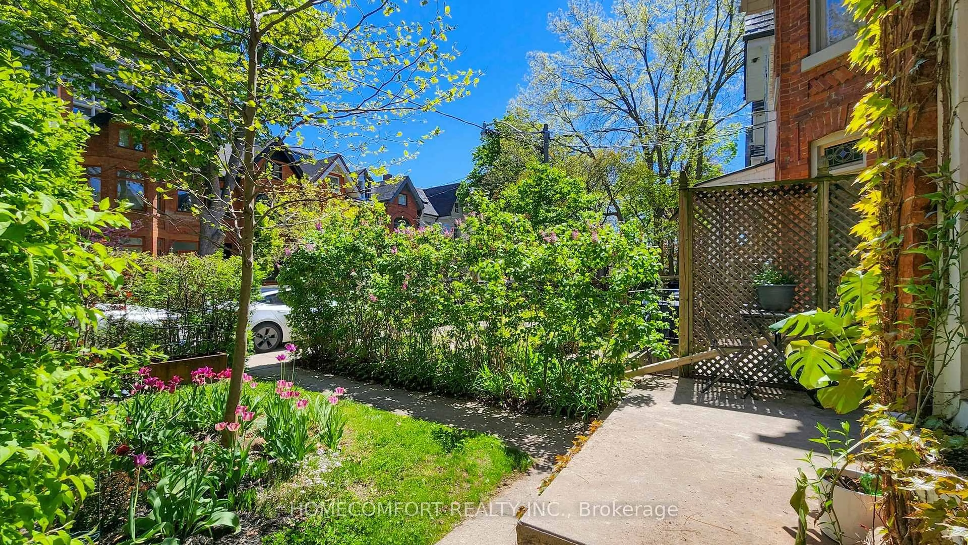 Patio, street for 230 Robert St, Toronto Ontario M5S 2K7