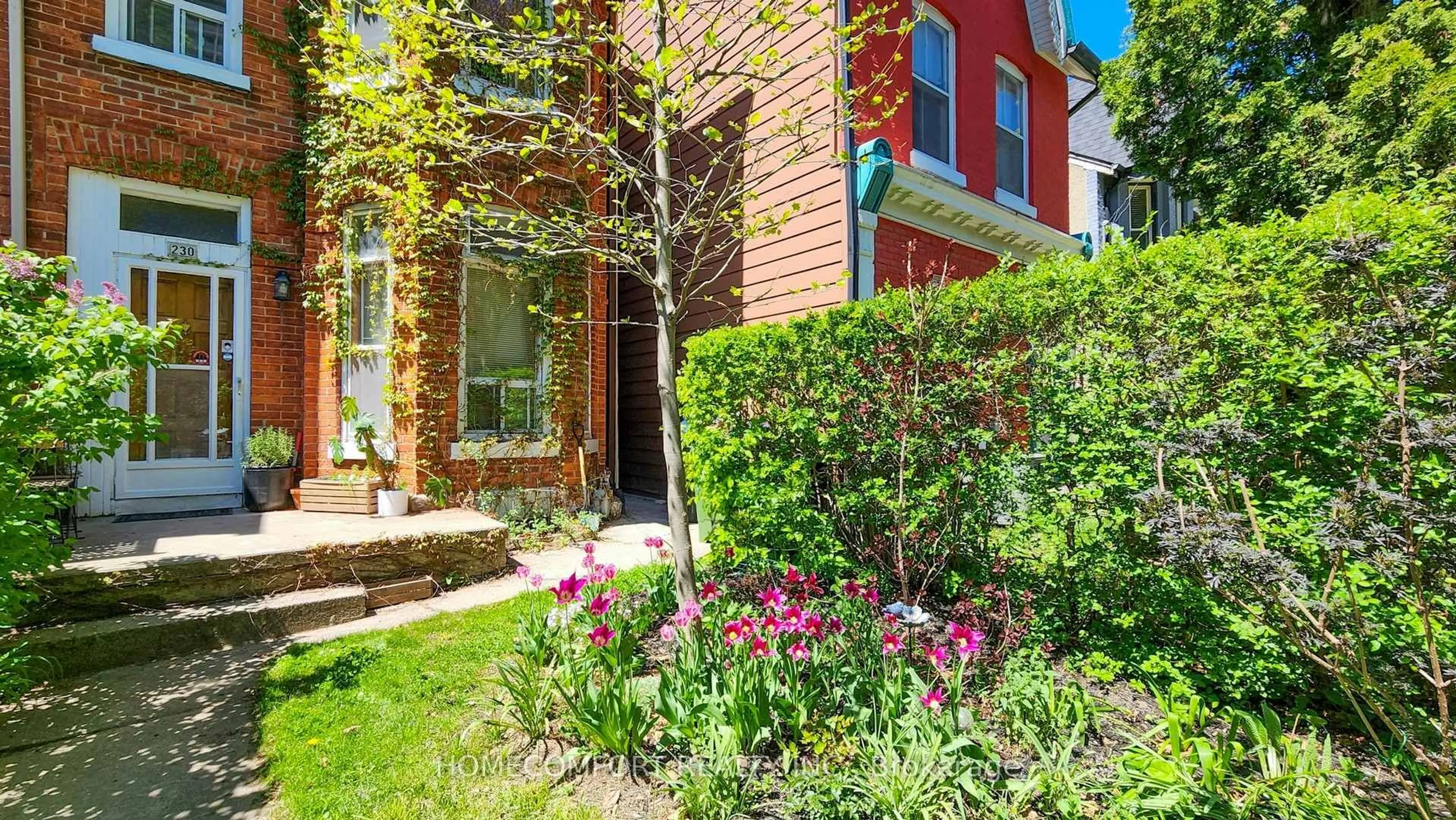 Home with brick exterior material, street for 230 Robert St, Toronto Ontario M5S 2K7