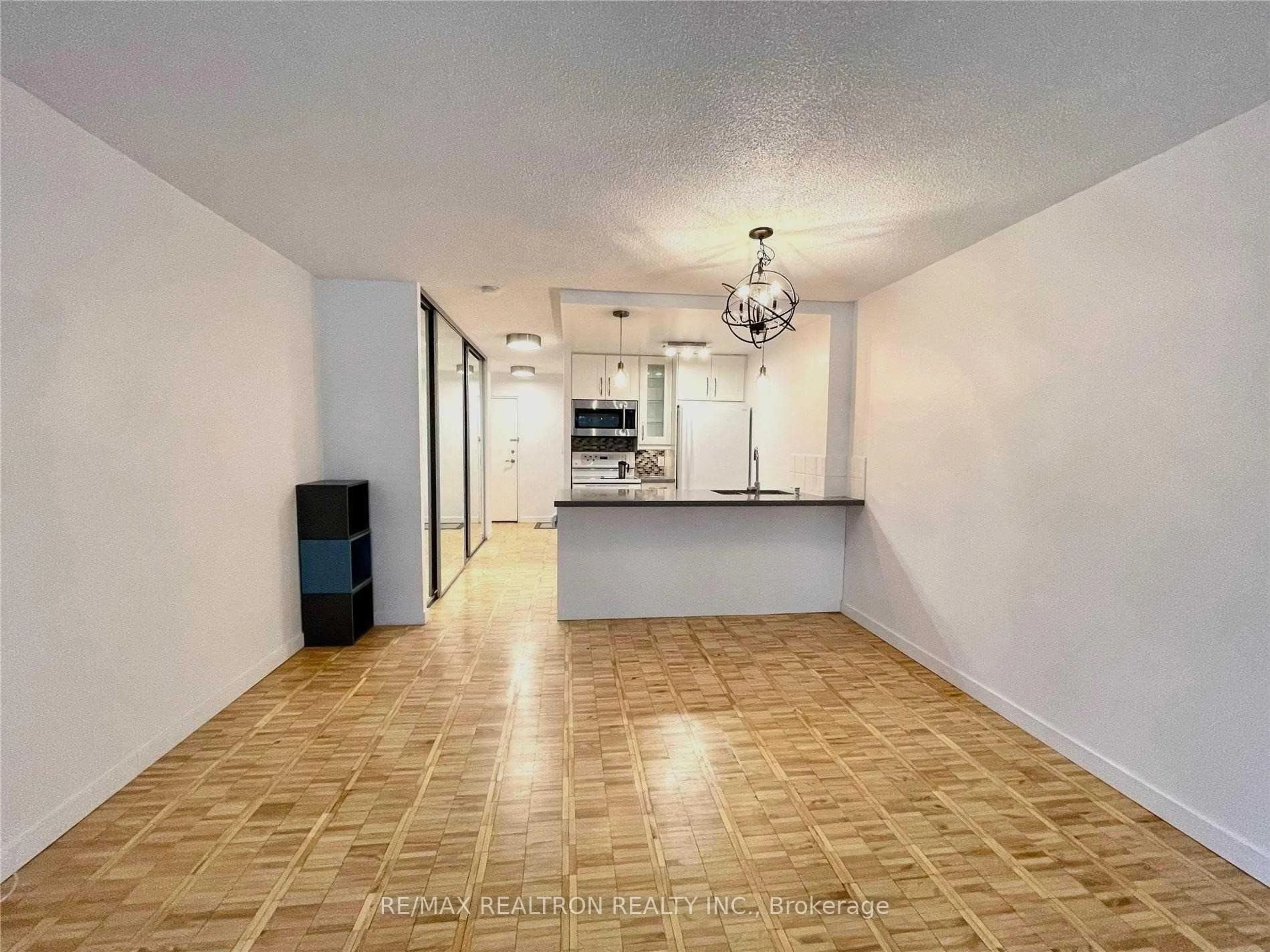 Unknown for 22 Shallmar Blvd #206, Toronto Ontario M5N 2Z8