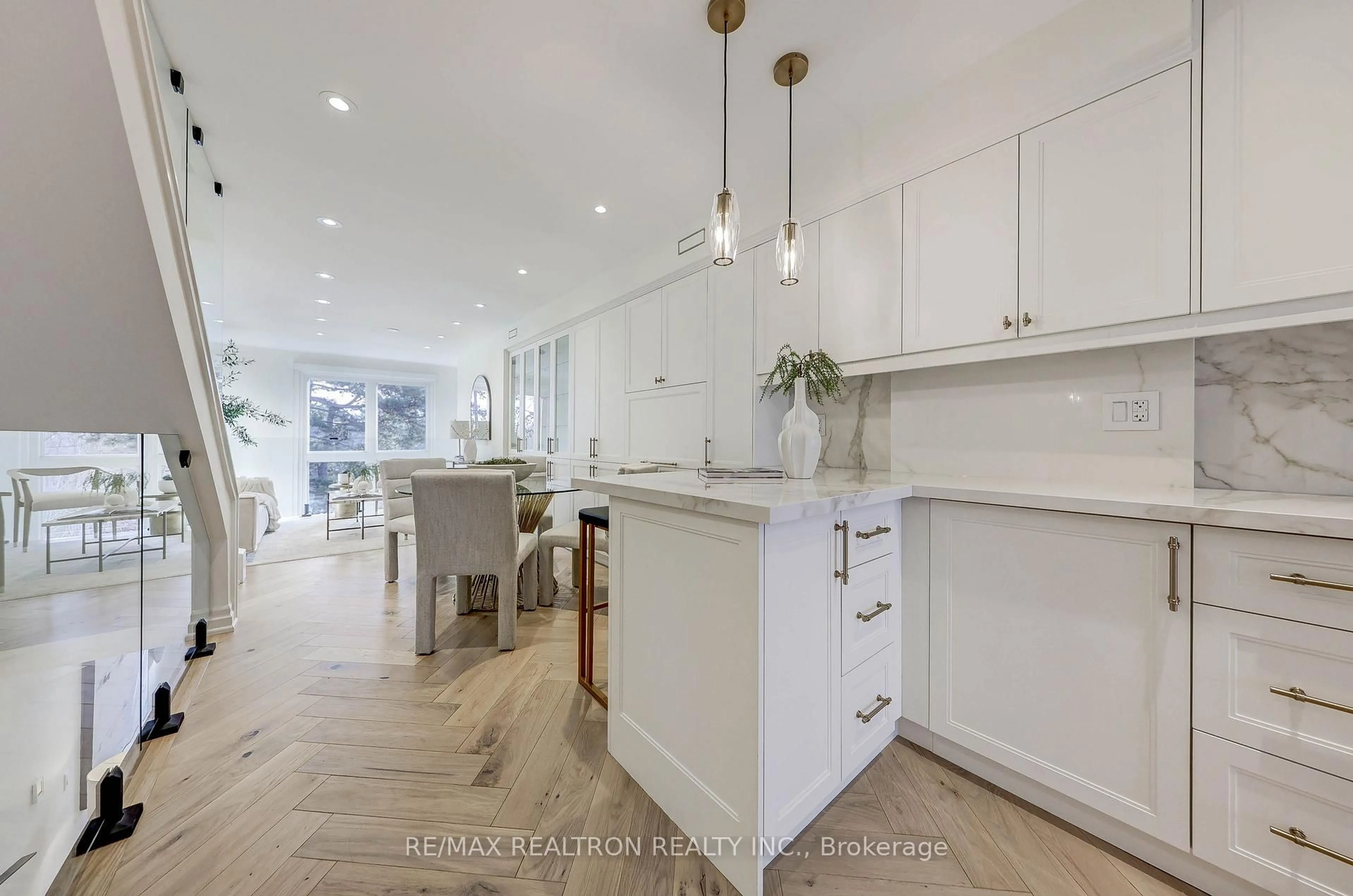 Open concept kitchen, ceramic/tile floor for 187 Sherwood Ave #B, Toronto Ontario M4P 2A9