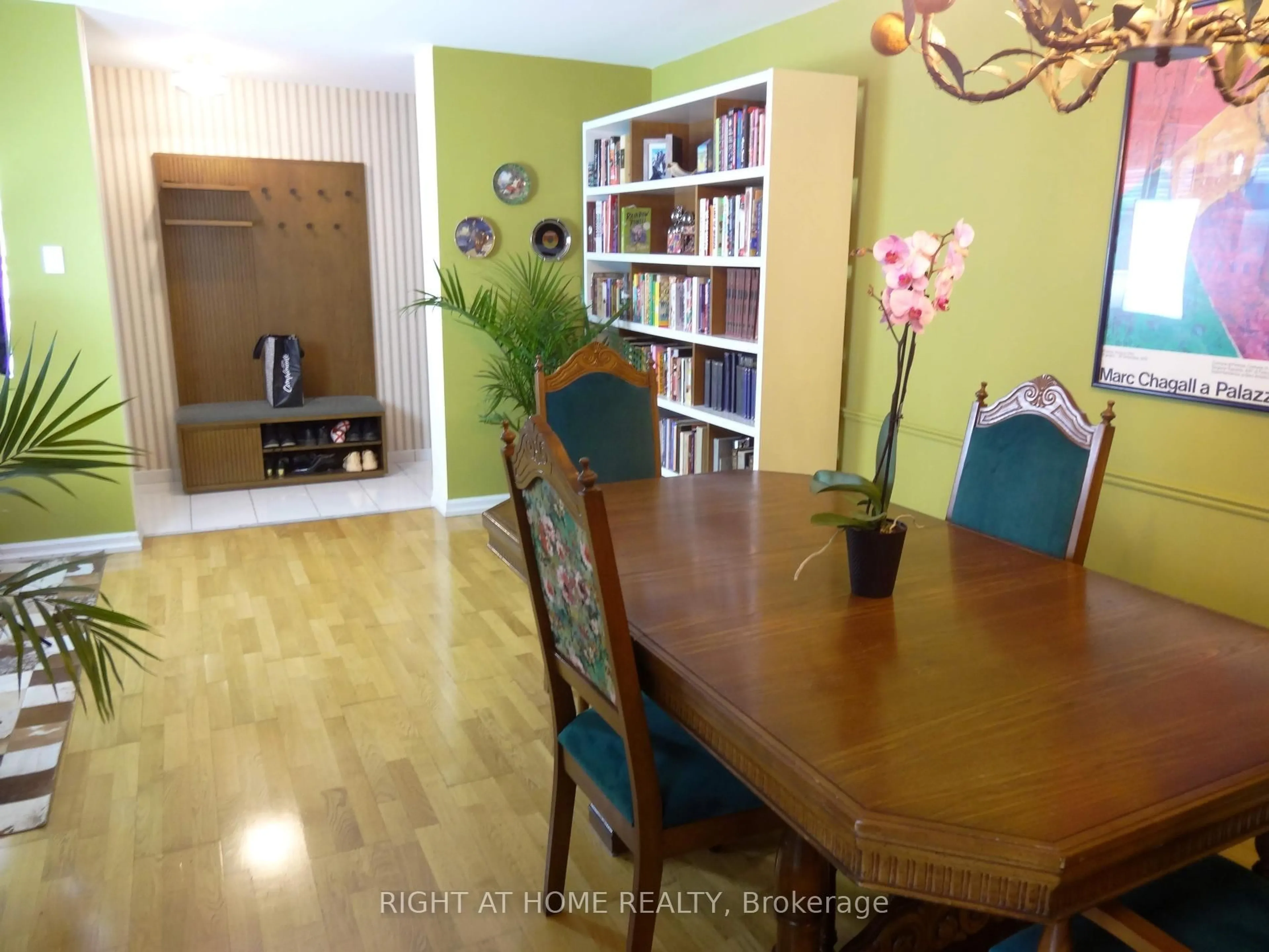 Dining room, wood/laminate floor for 80 Antibes Dr #704, Toronto Ontario M2R 3N5