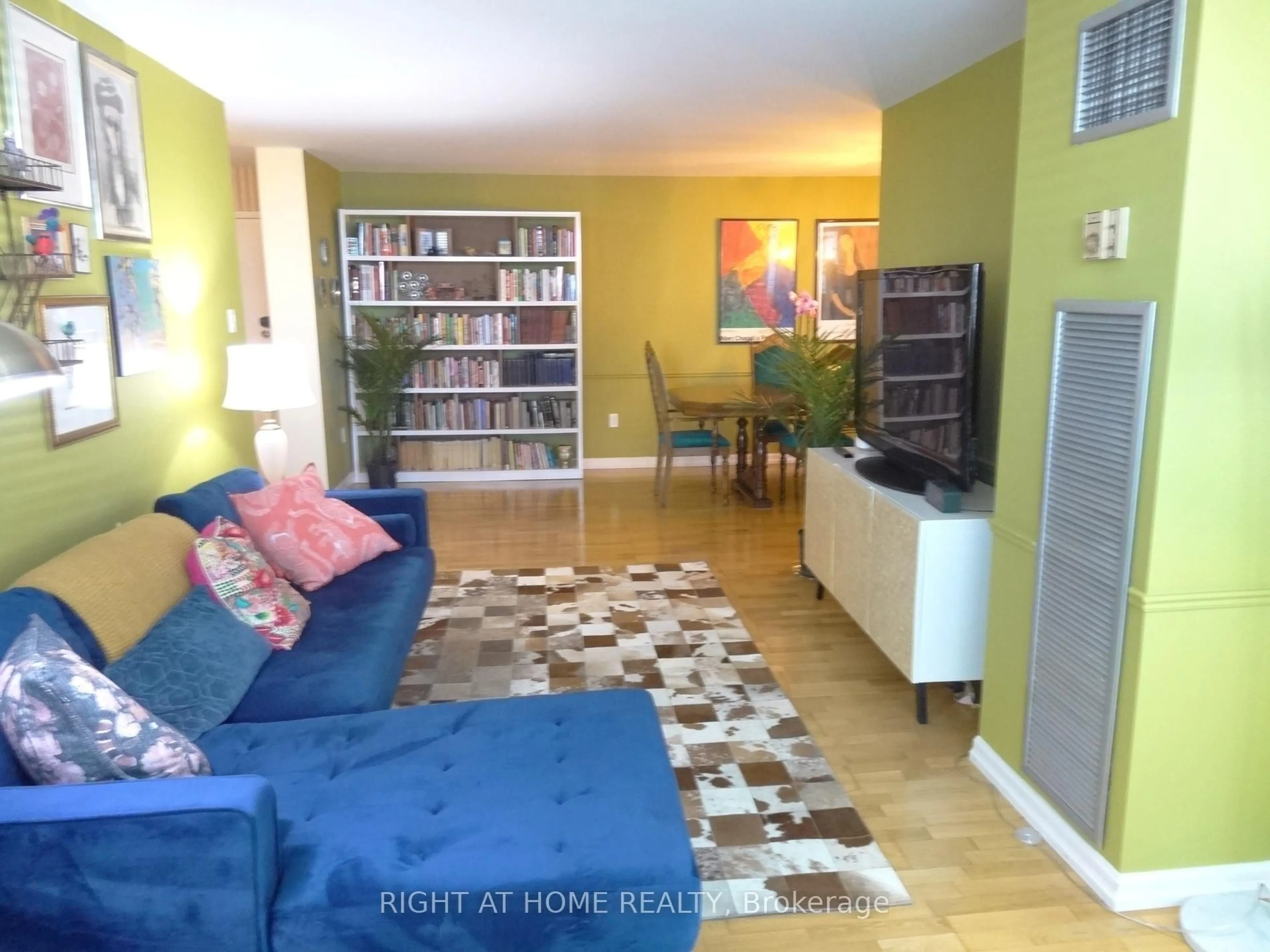 Living room with furniture, unknown for 80 Antibes Dr #704, Toronto Ontario M2R 3N5