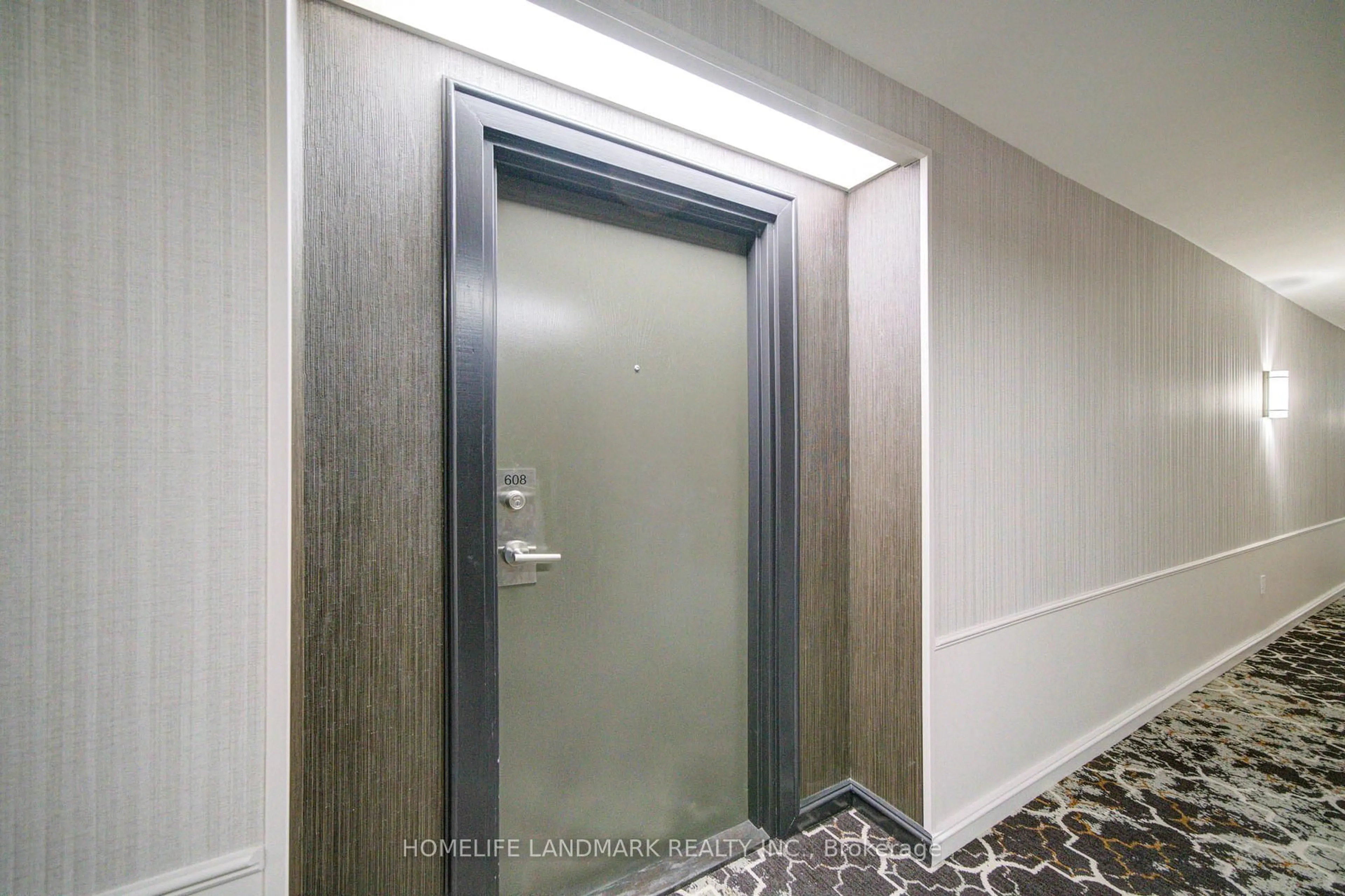 Indoor foyer for 5 Kenneth Ave #608, Toronto Ontario M2N 6M7