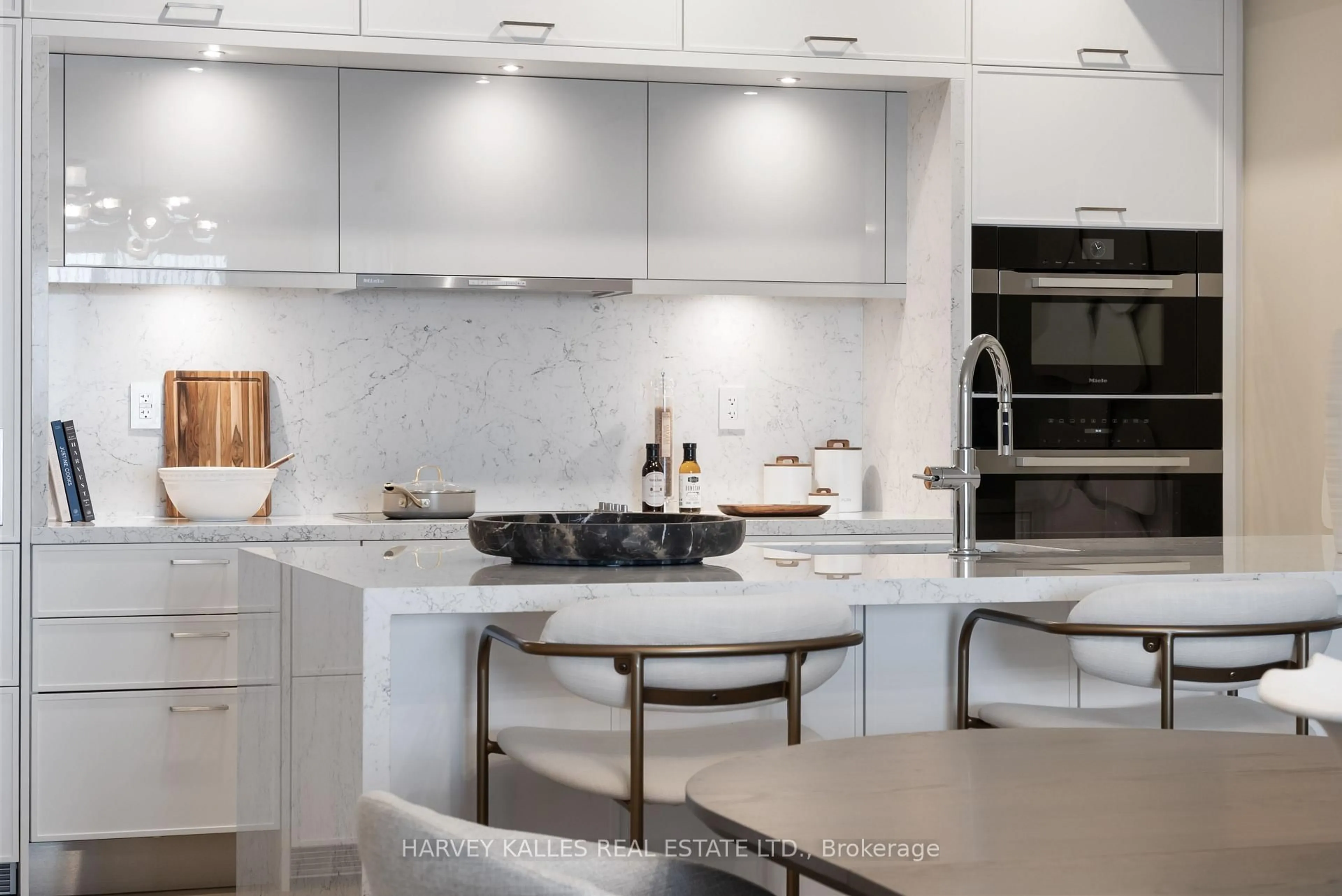 Contemporary kitchen, ceramic/tile floor for 155 Merchants' Wharf #306, Toronto Ontario M5A 0Y4