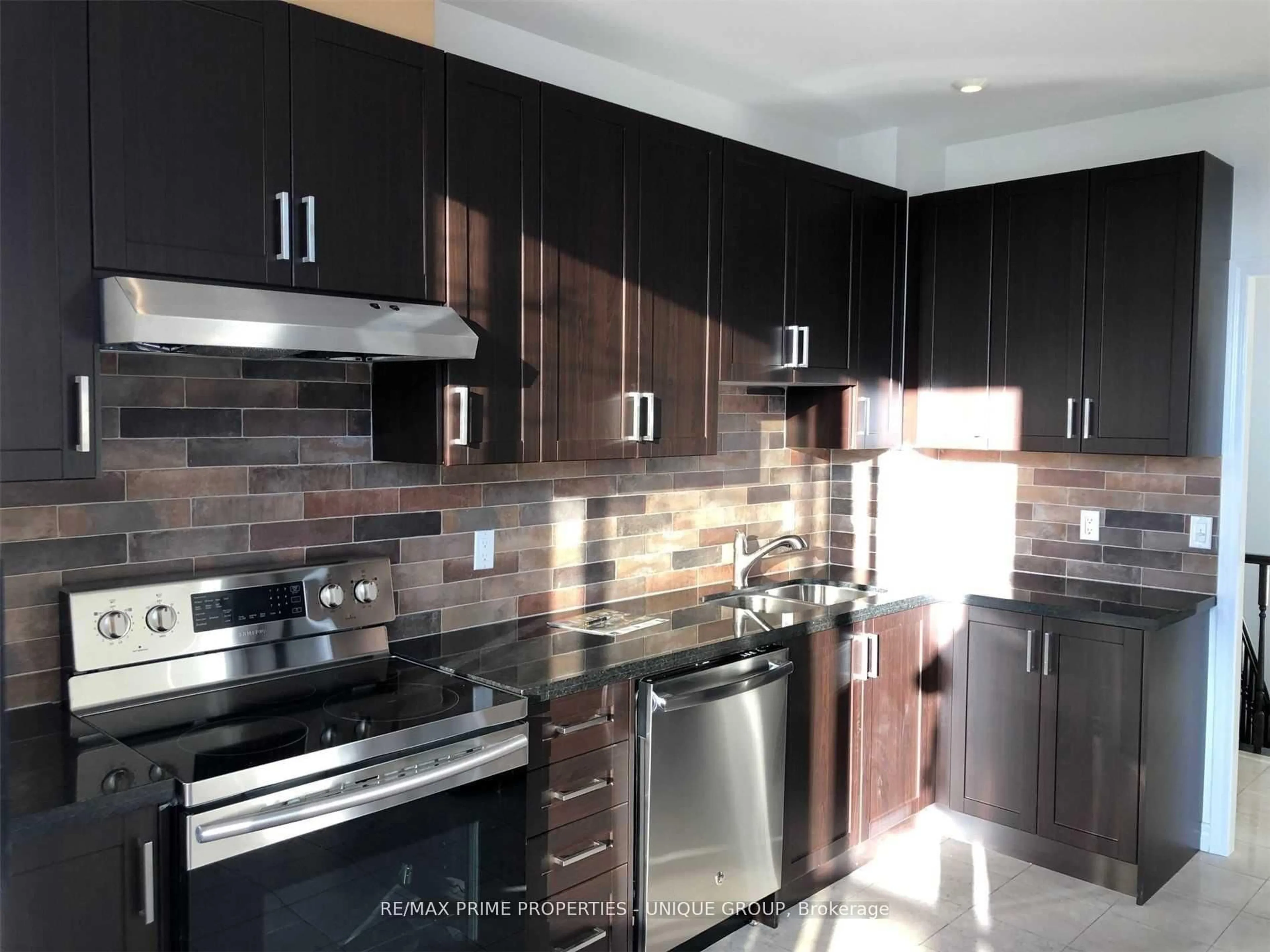 Contemporary kitchen, ceramic/tile floor for 152 St Patrick St #Ph03, Toronto Ontario M5T 3J9