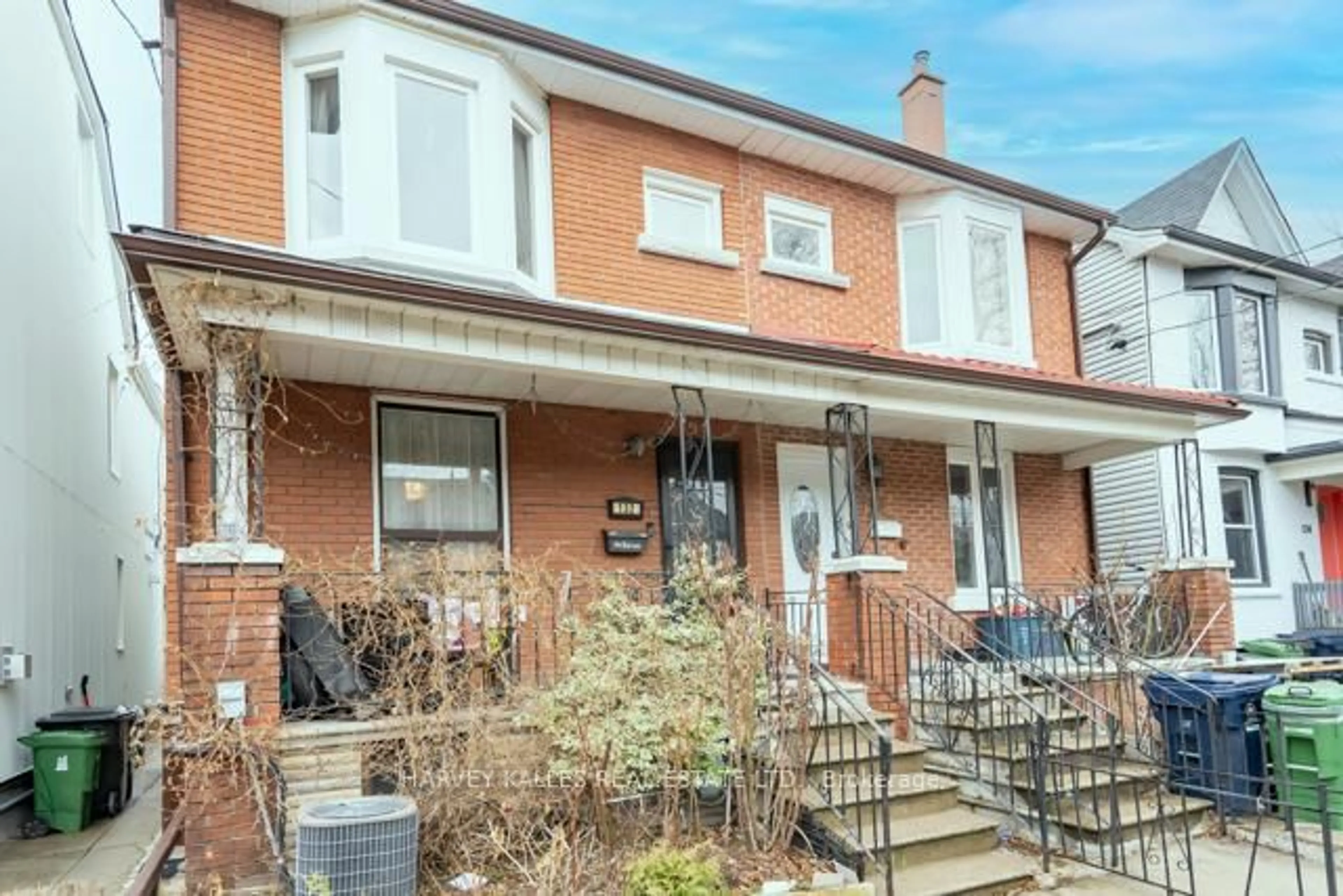 Home with brick exterior material, street for 132 Bellwoods Ave, Toronto Ontario M6J 2P4