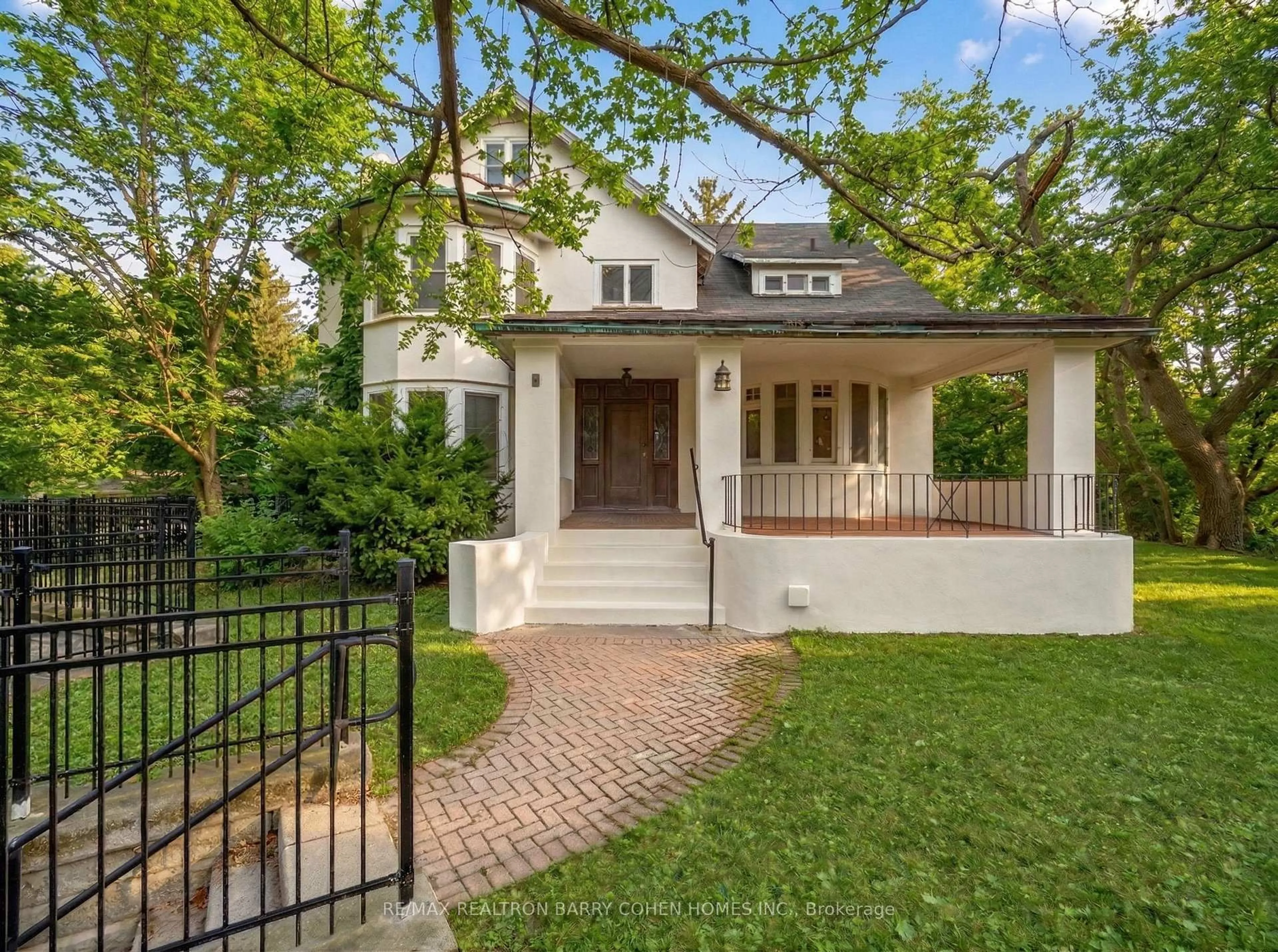 Home with brick exterior material, street for 27 Old Yonge St, Toronto Ontario M2P 1P6