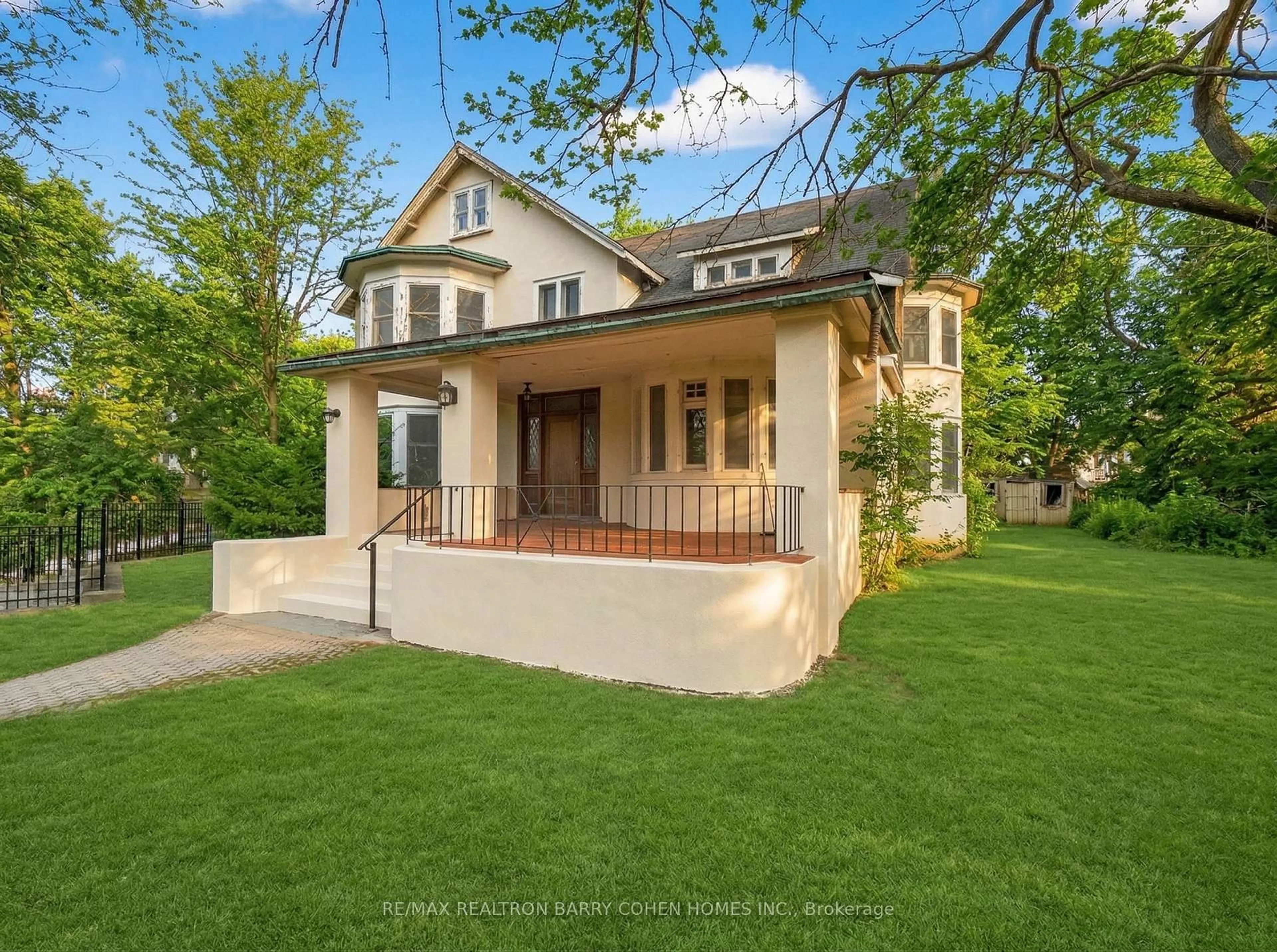 Home with brick exterior material, street for 27 Old Yonge St, Toronto Ontario M2P 1P6