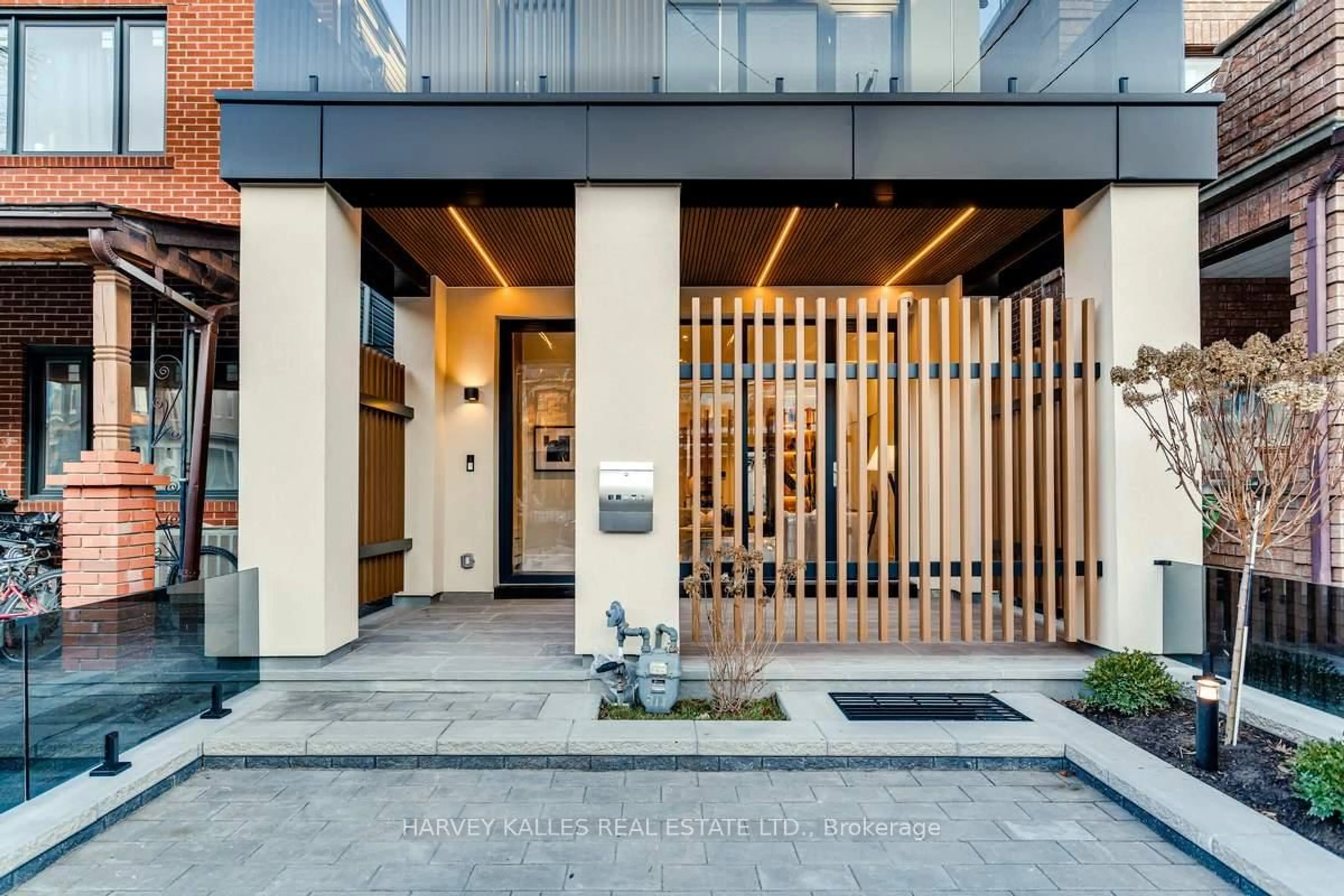 Unknown for 179 Palmerston Ave, Toronto Ontario M6J 2J3