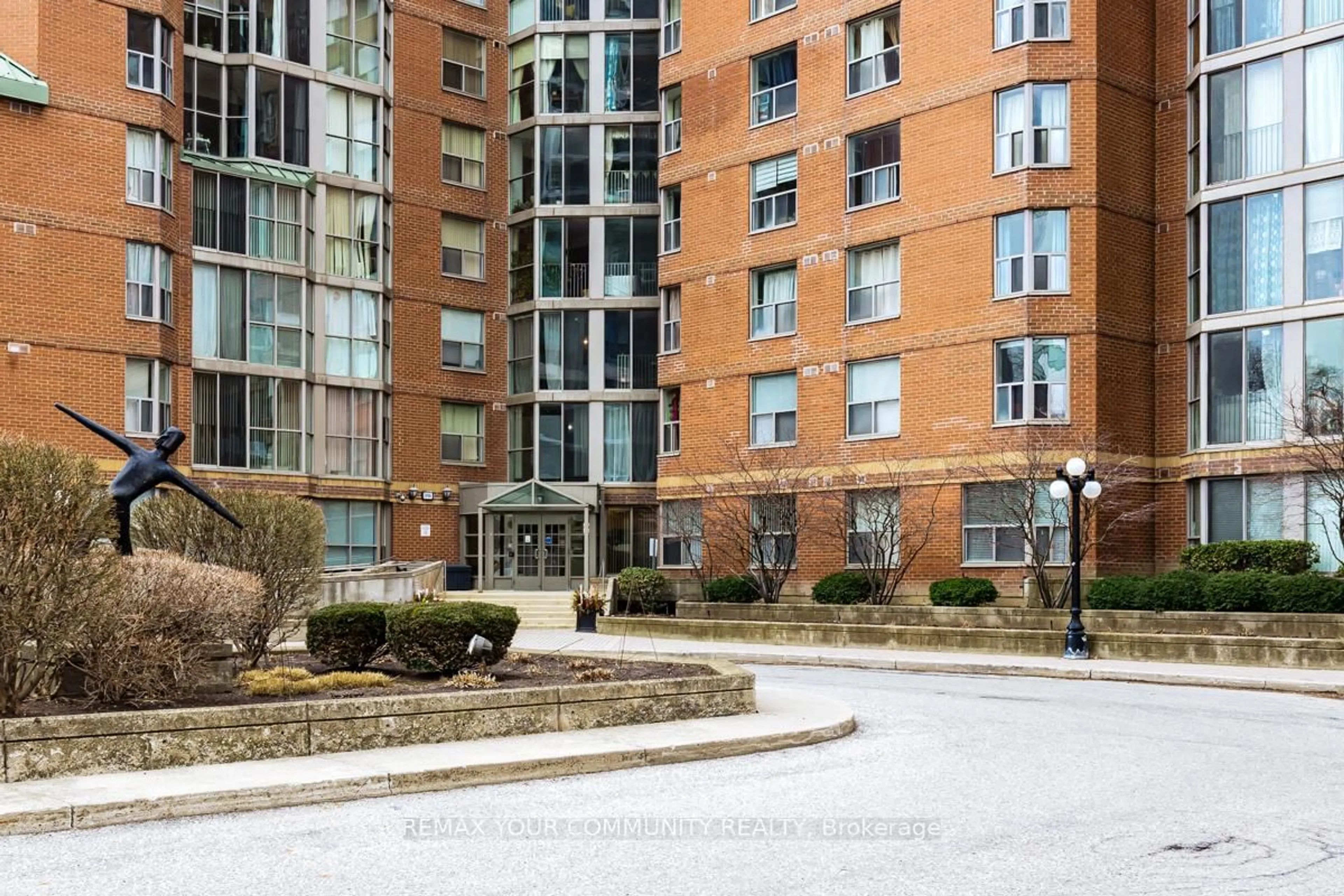 Patio, street for 5795 Yonge St #PH1205, Toronto Ontario M2M 4J3