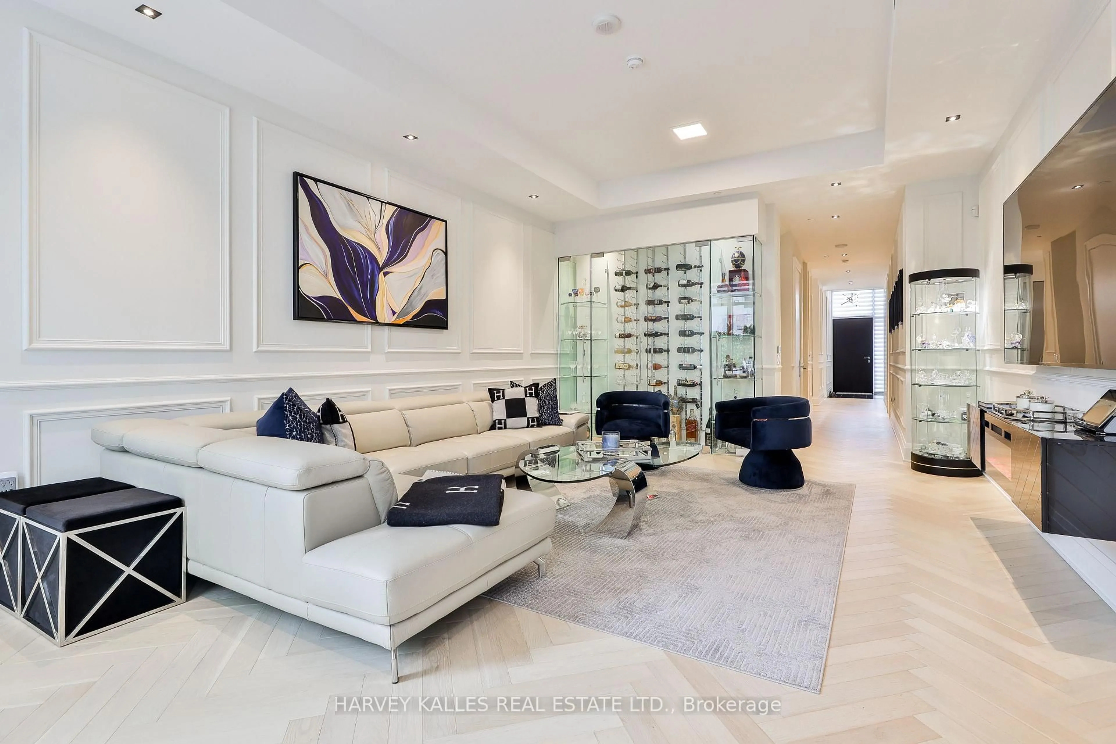 Living room with furniture, ceramic/tile floor for 49 Foxbar Rd, Toronto Ontario M4V 2G5