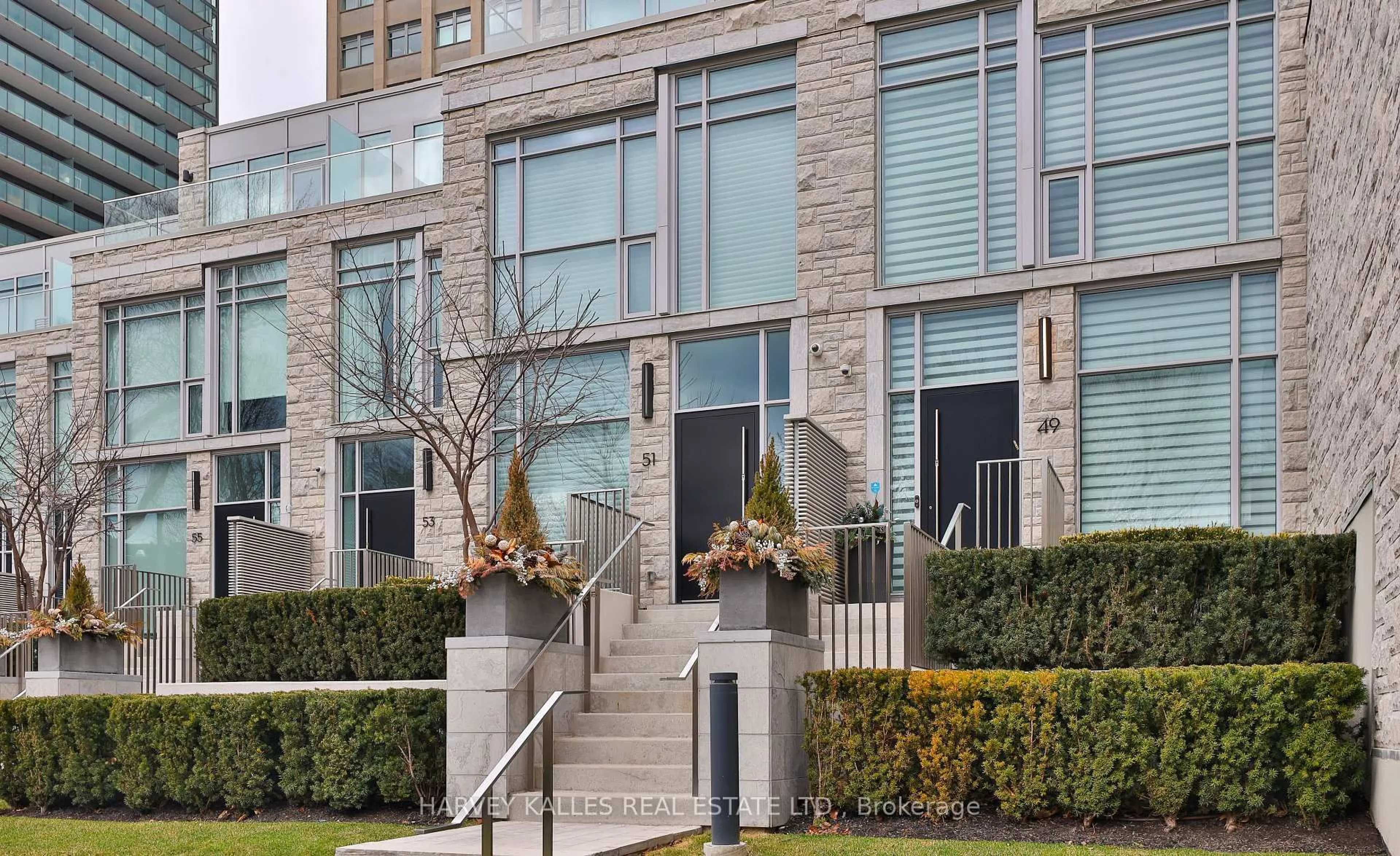 Unknown for 49 Foxbar Rd, Toronto Ontario M4V 2G5